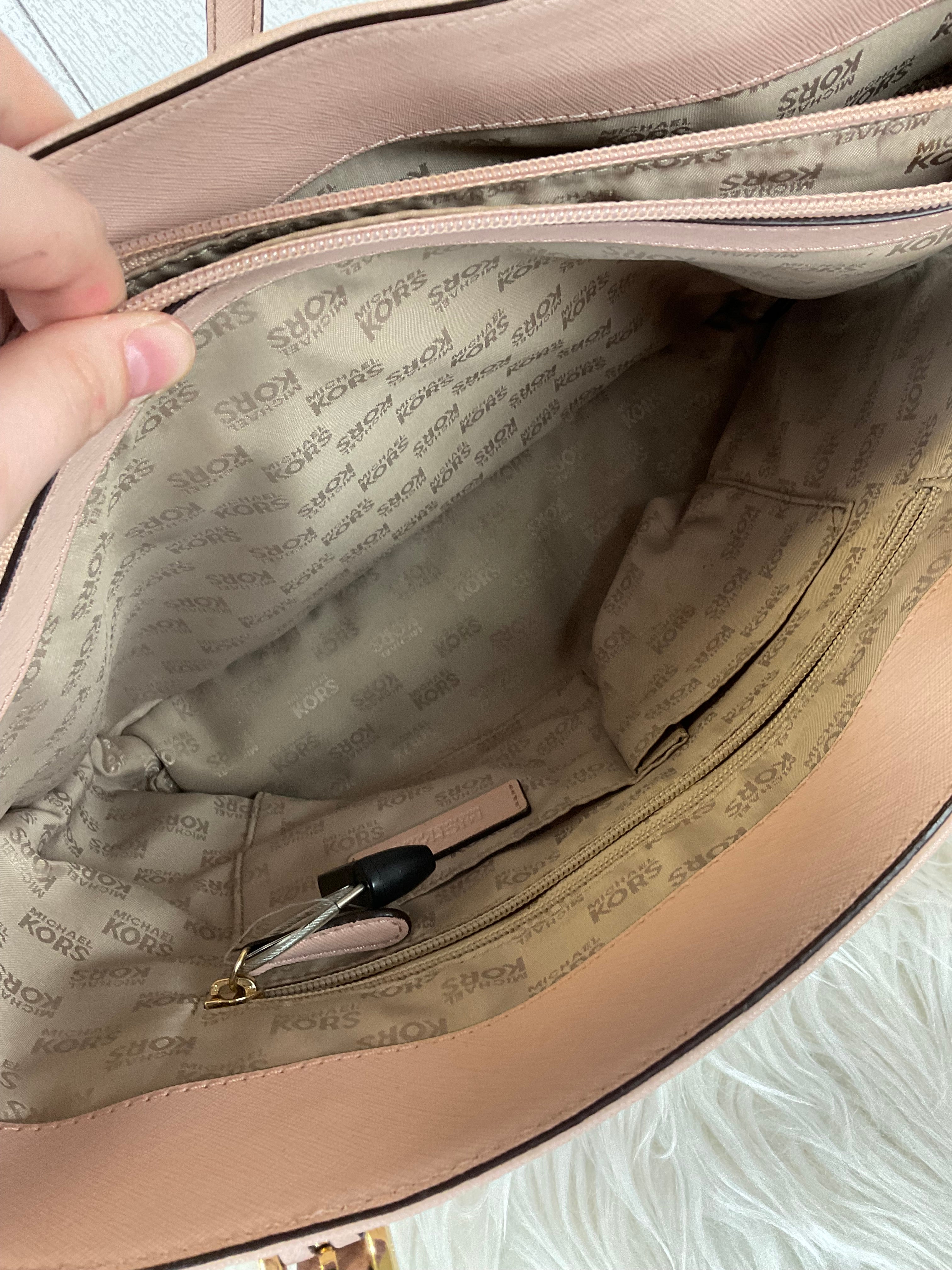 Handbag Designer By Michael Kors. Size: Medium