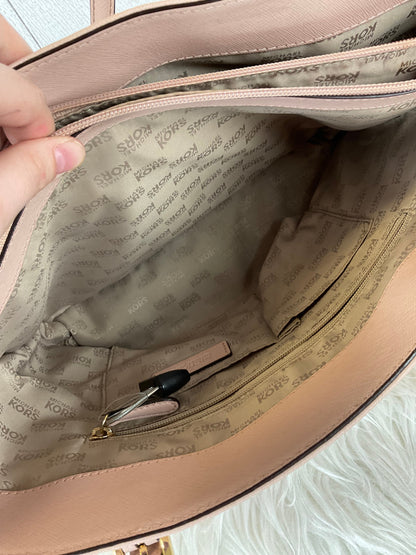 Handbag Designer By Michael Kors. Size: Medium