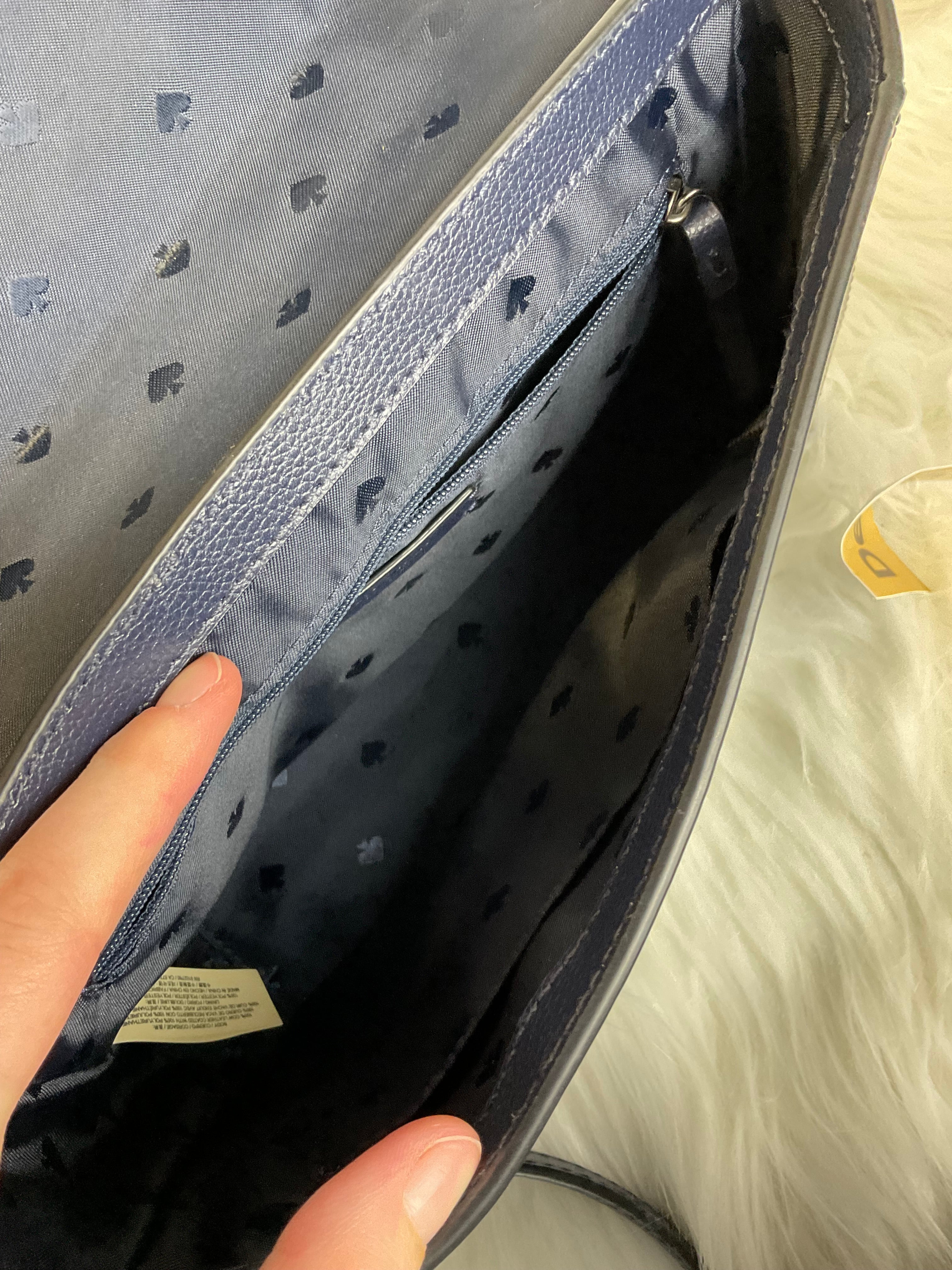 Crossbody Designer Kate Spade. Size Small
