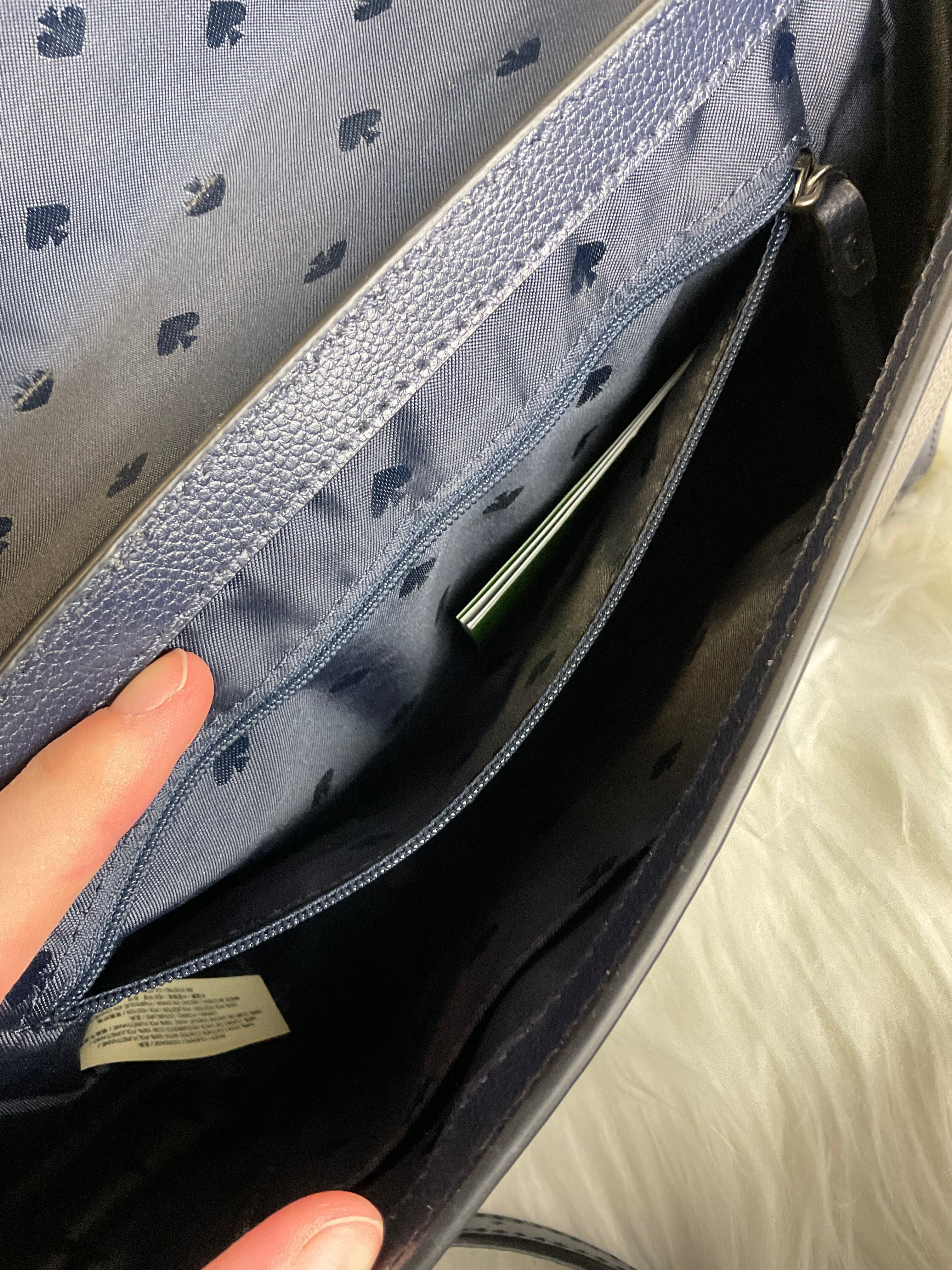 Crossbody Designer Kate Spade. Size Small