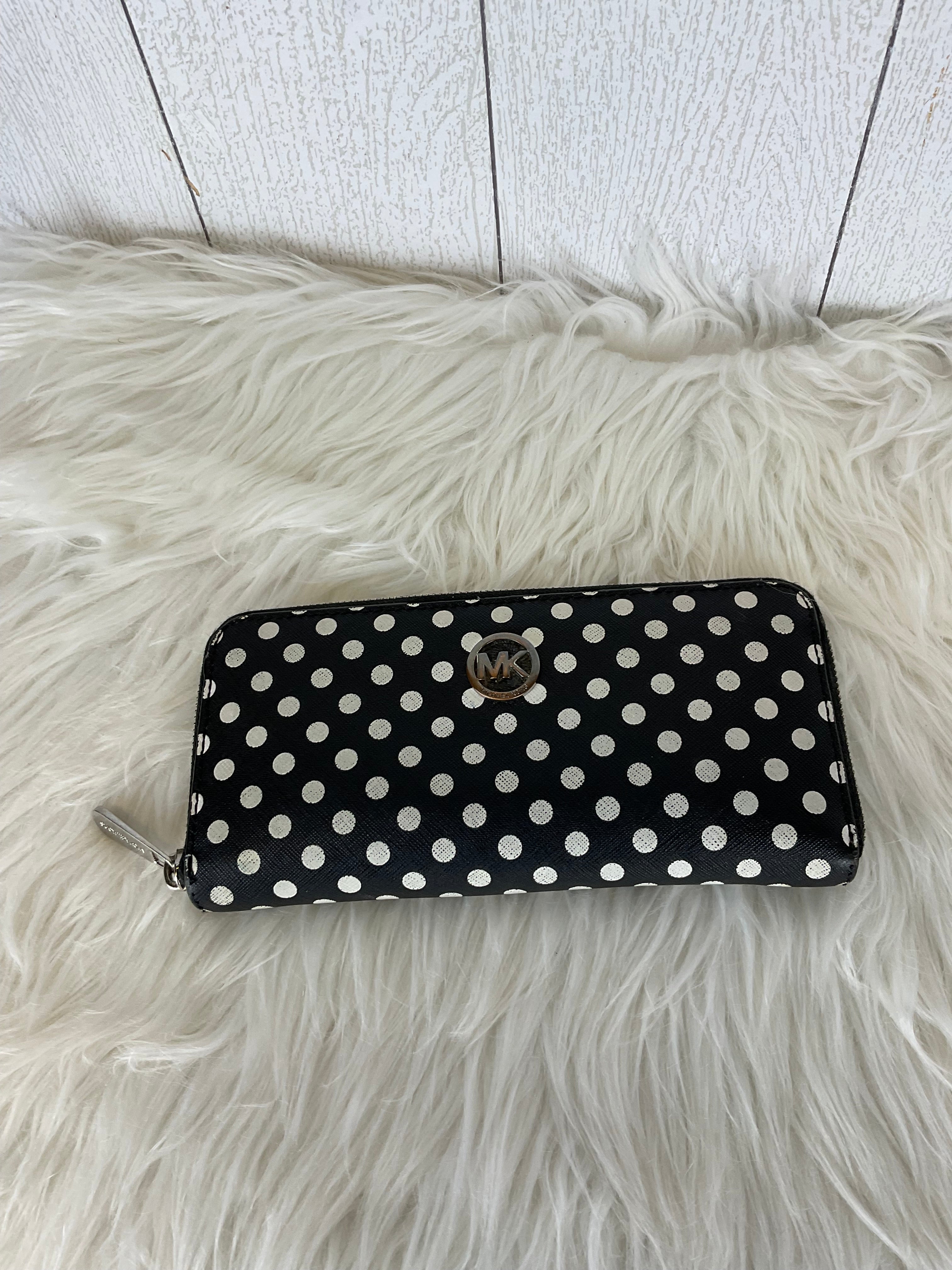 Wallet Designer By Michael Kors. Size: Large