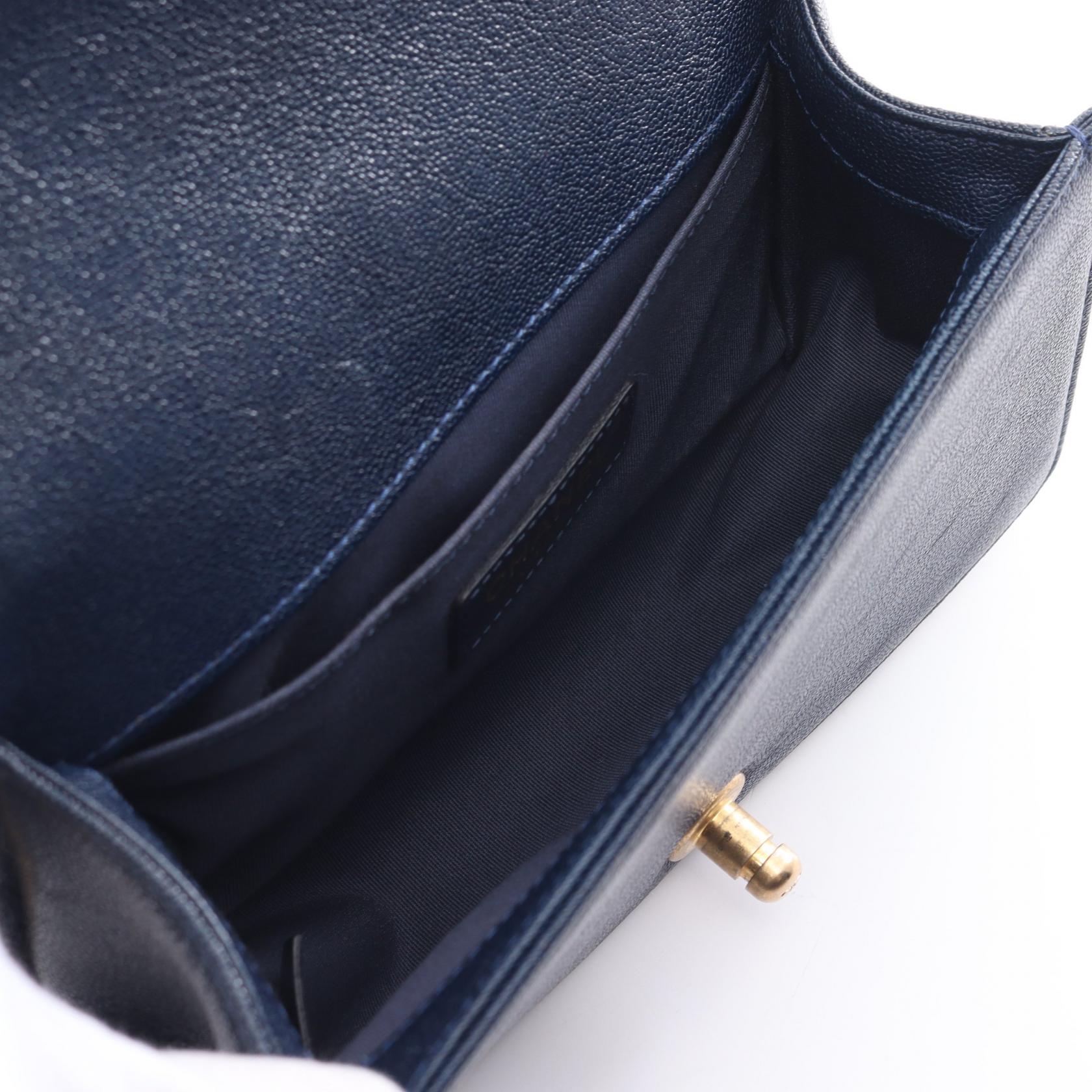 Top Quality Chanel Boy Caviar Shoulder Bag Navy A676851