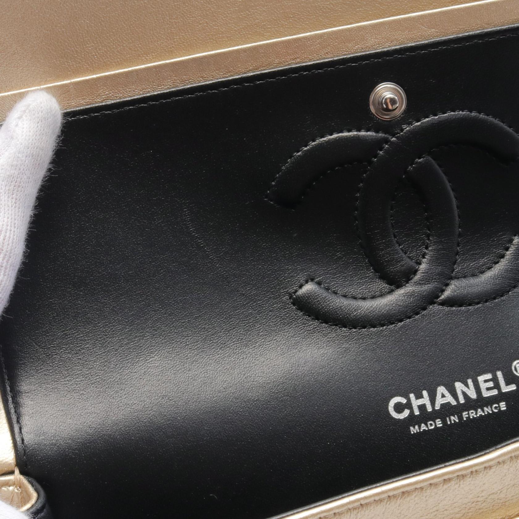Top Quality Chanel Leather Matelasse W Flap Shoulder Bag A01112