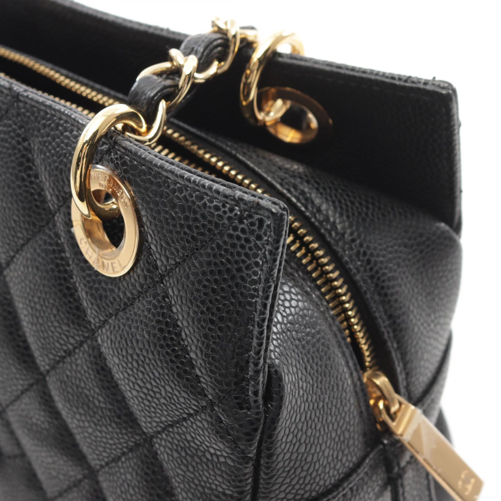 Top Quality Chanel Leather Matelasse Shoulder Bag A18004