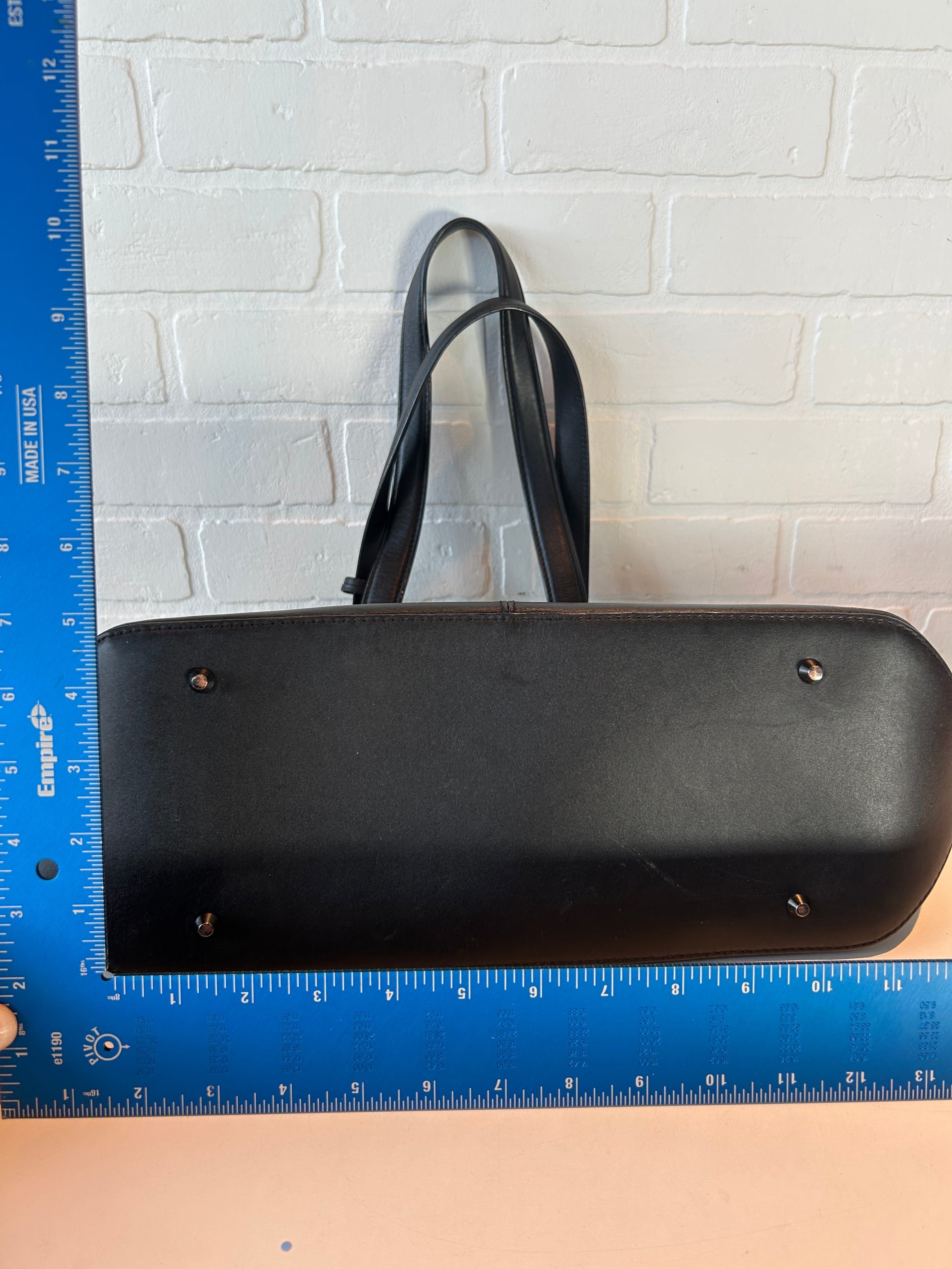 Tote Leather By Dkny. Size: Medium
