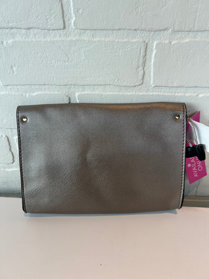 Crossbody By Clothes Mentor. Size: Medium