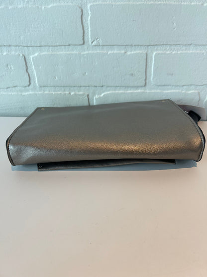 Crossbody By Clothes Mentor. Size: Medium