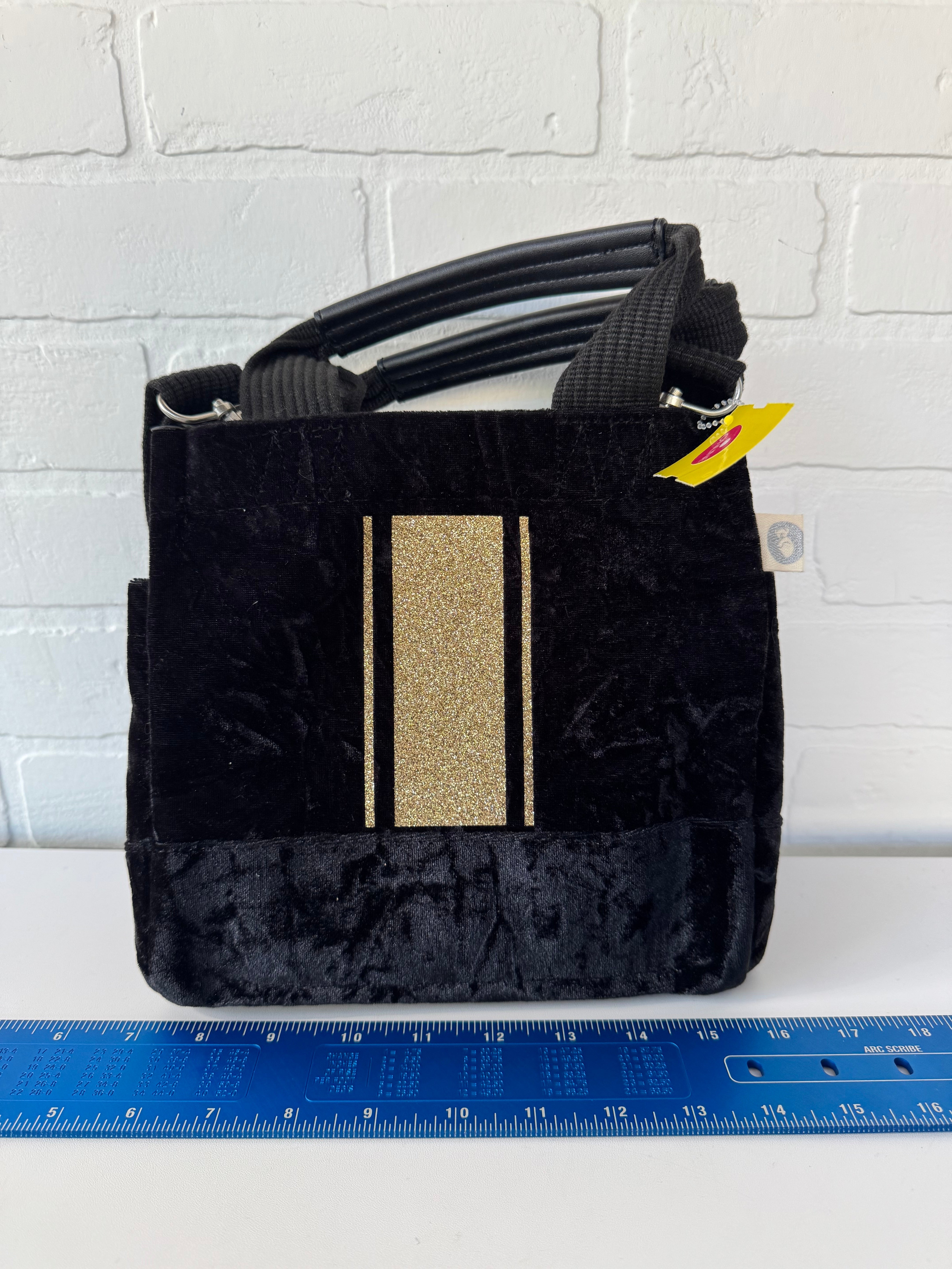 Handbag By Cmc. Size: Small