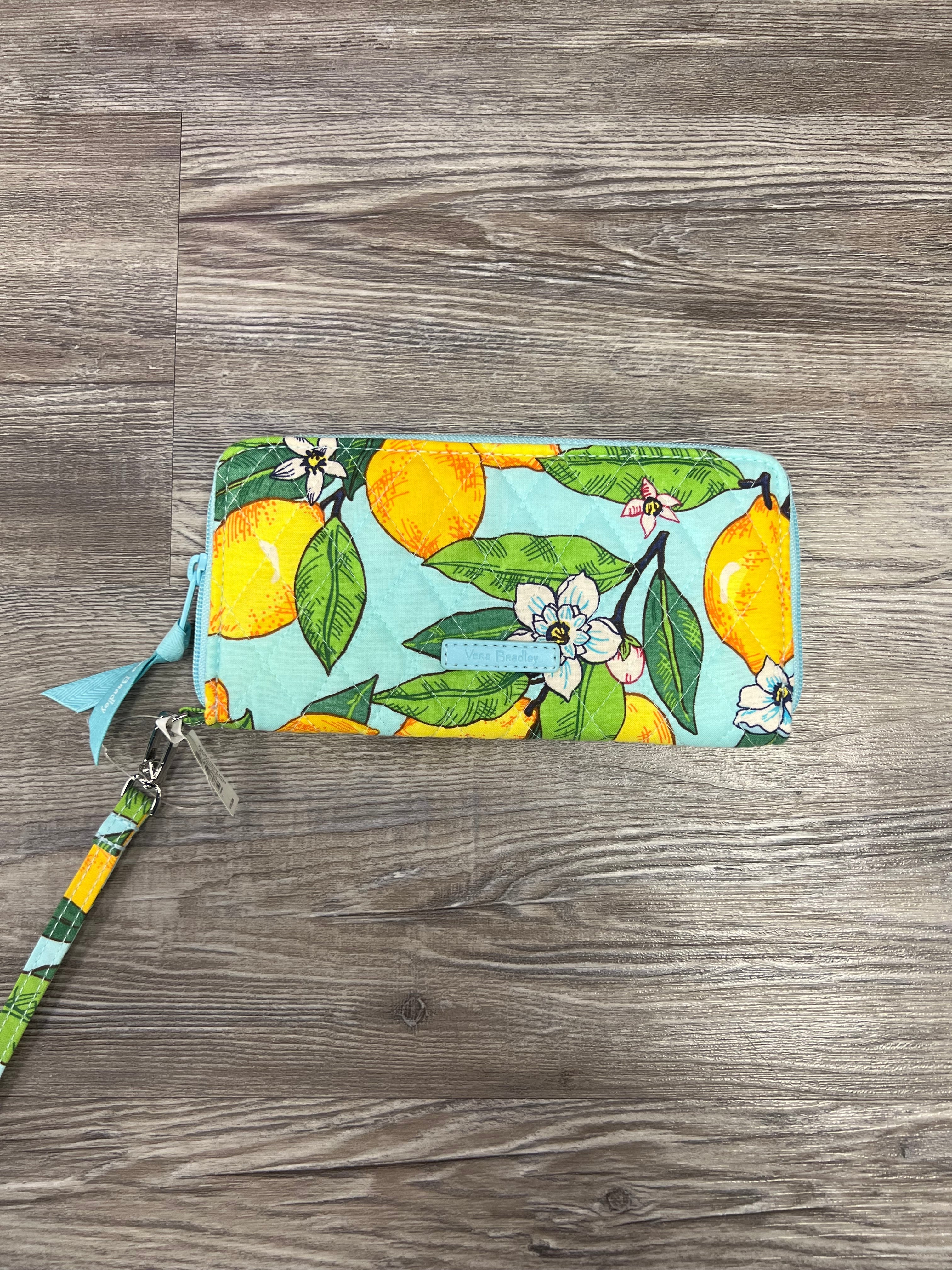 Wallet By Vera Bradley. Size: Medium