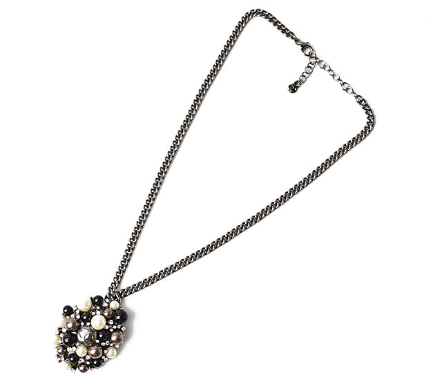Top Quality Chanel Necklace/Pendant Resin/Faux Pearl/Rhinestone Black/White/Silver
