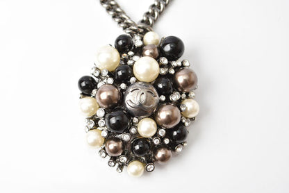 Top Quality Chanel Necklace/Pendant Resin/Faux Pearl/Rhinestone Black/White/Silver