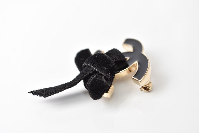 Top Quality Chanel Brooch Coco Mark Ribbon Motif Gold/Black