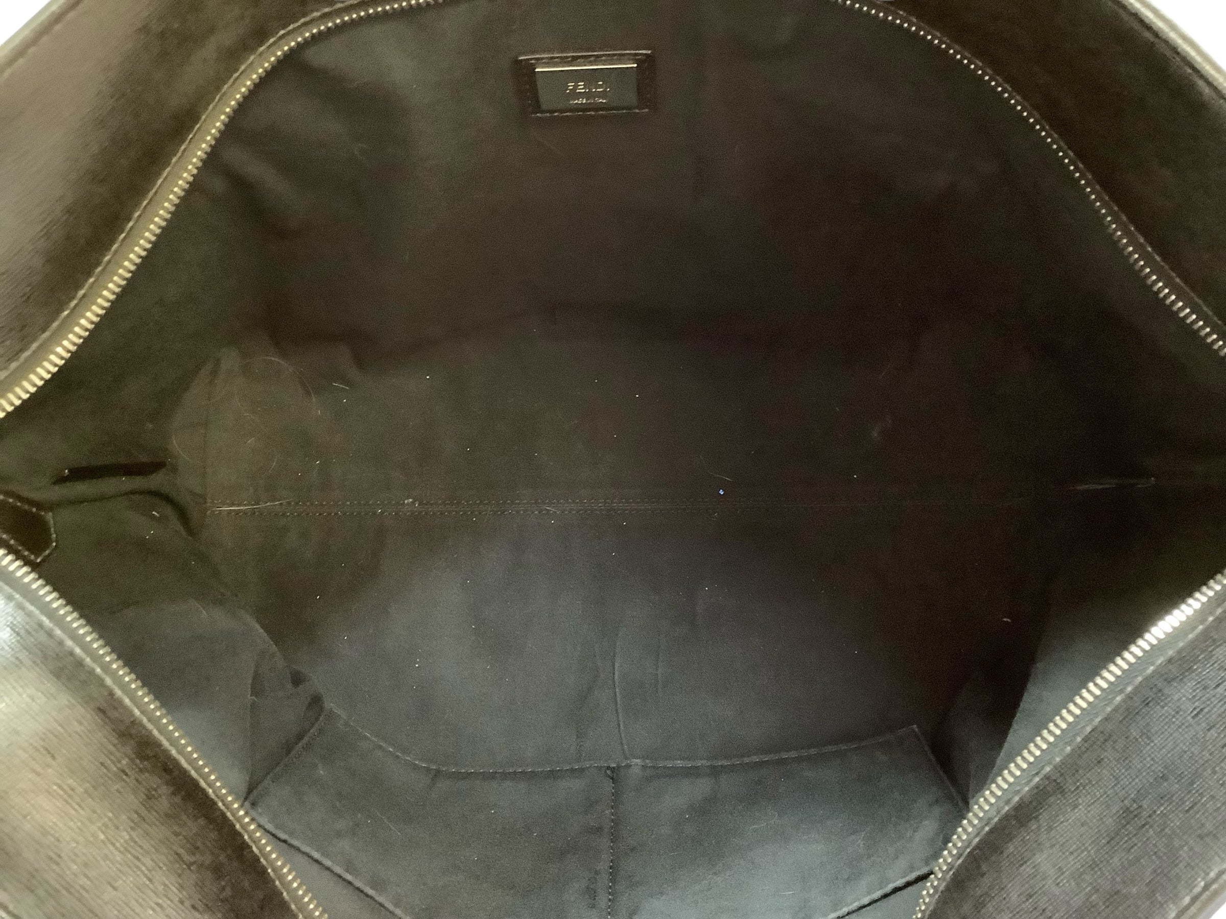 Handbag Luxury Designer By Fendi. Size: Large