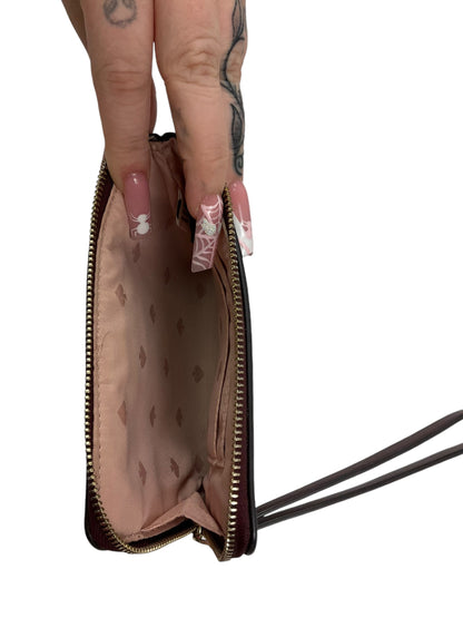 Wristlet Designer By Kate Spade. Size: Medium