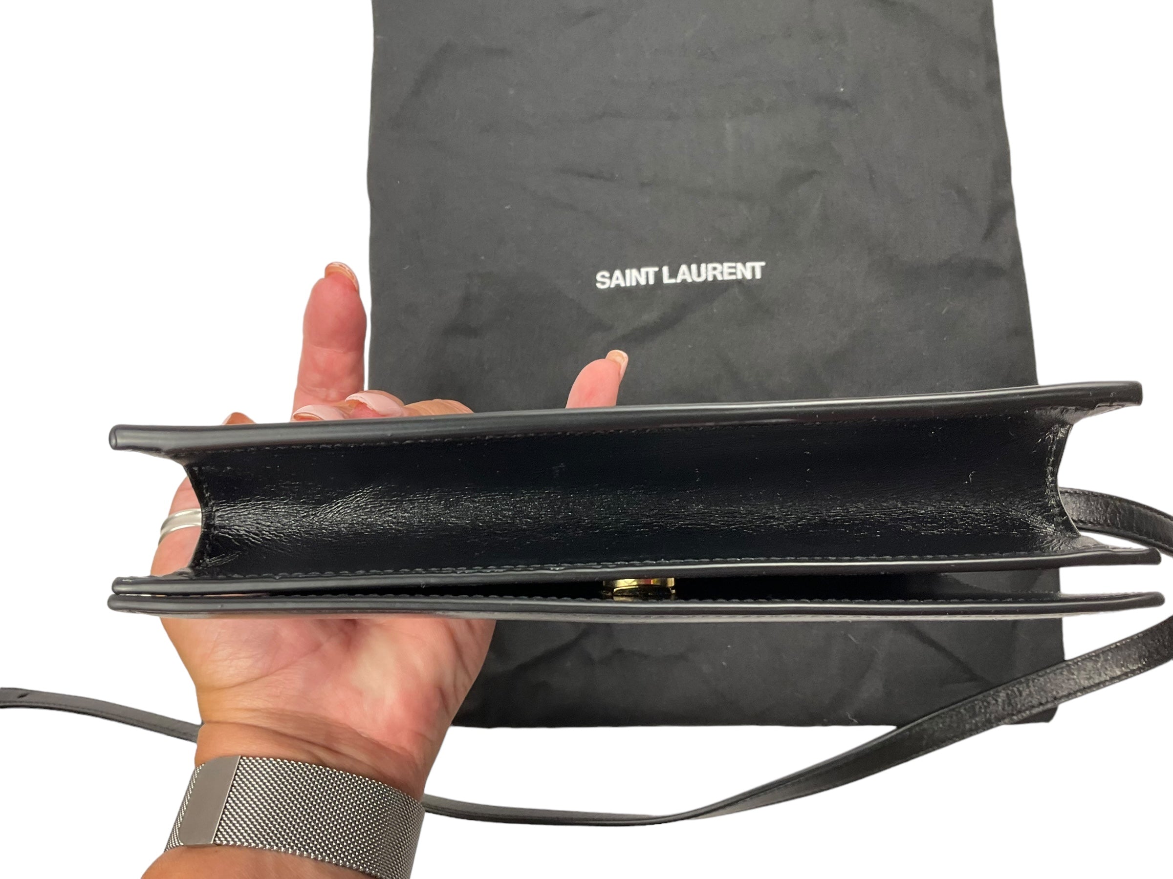 Crossbody Luxury Designer By Yves Saint Laurent. Size: Medium