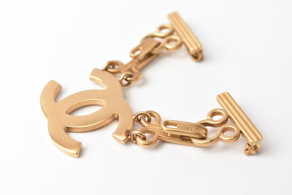 Top Quality Chanel Vintage Gold Brooch Pin