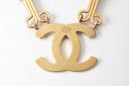 Top Quality Chanel Vintage Gold Brooch Pin