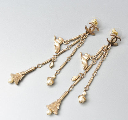 Top Quality Chanel Swing Earrings Sphinx Dress Pearl Motif Gold