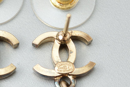 Top Quality Chanel Swing Earrings Sphinx Dress Pearl Motif Gold