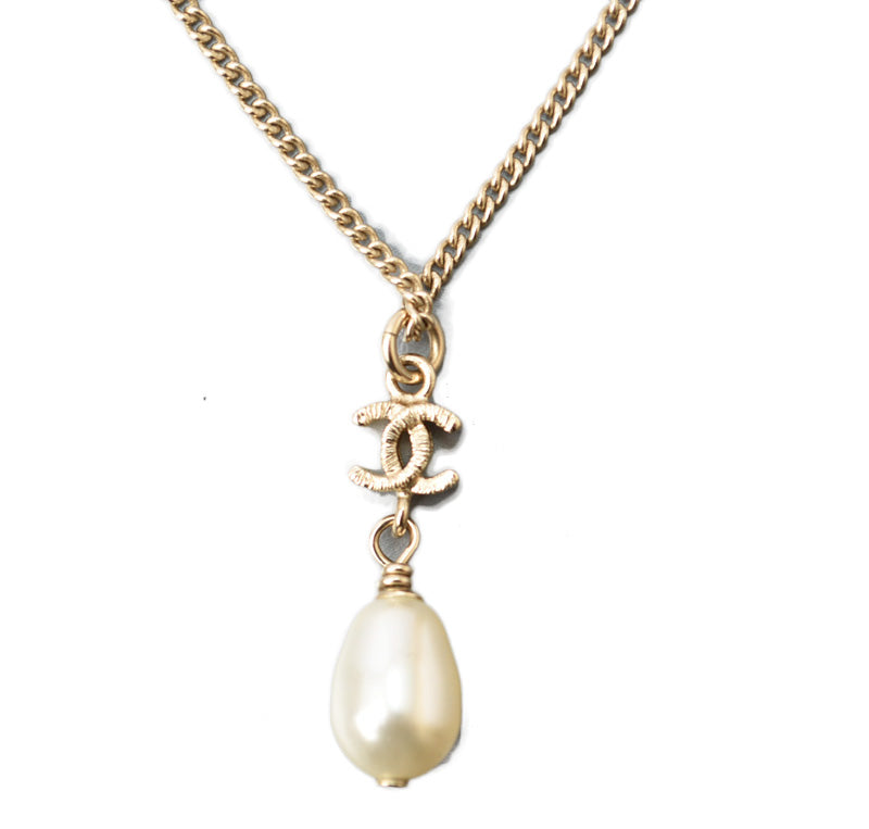 Top Quality Chanel Coco Mark Pearl Motif Necklace Pendant