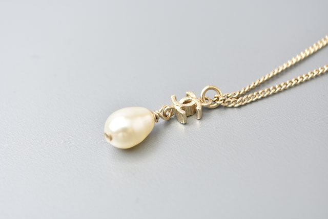 Top Quality Chanel Coco Mark Pearl Motif Necklace Pendant