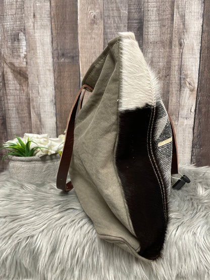 Tote Myra. Size Large
