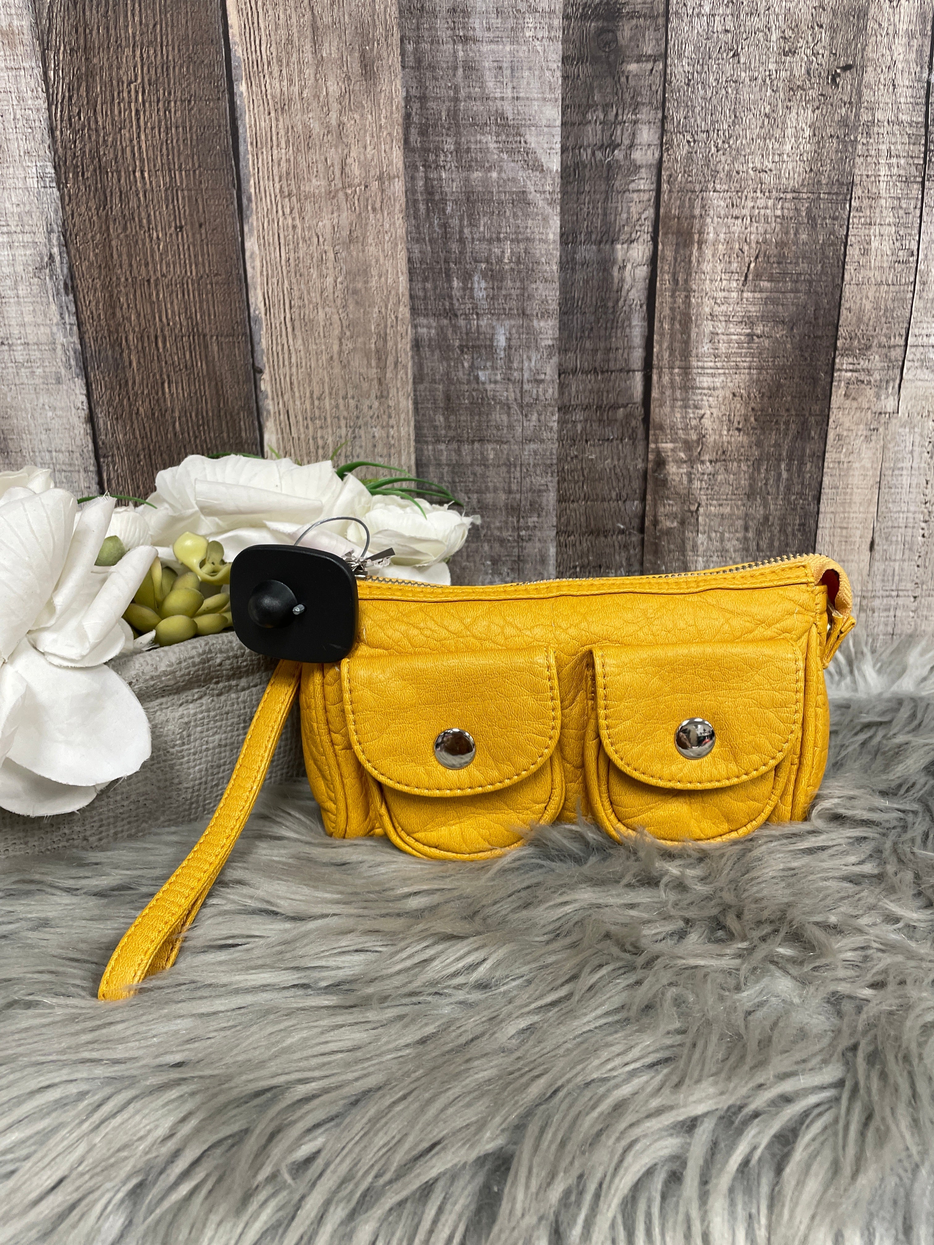 Wristlet Cmf. Size Small