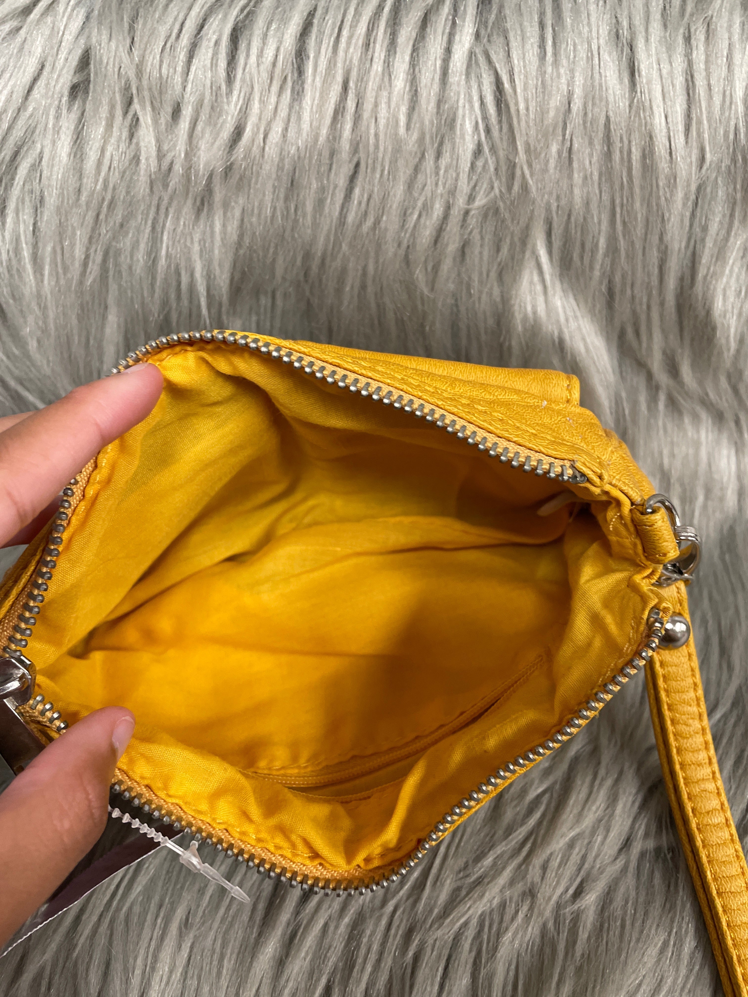 Wristlet Cmf. Size Small
