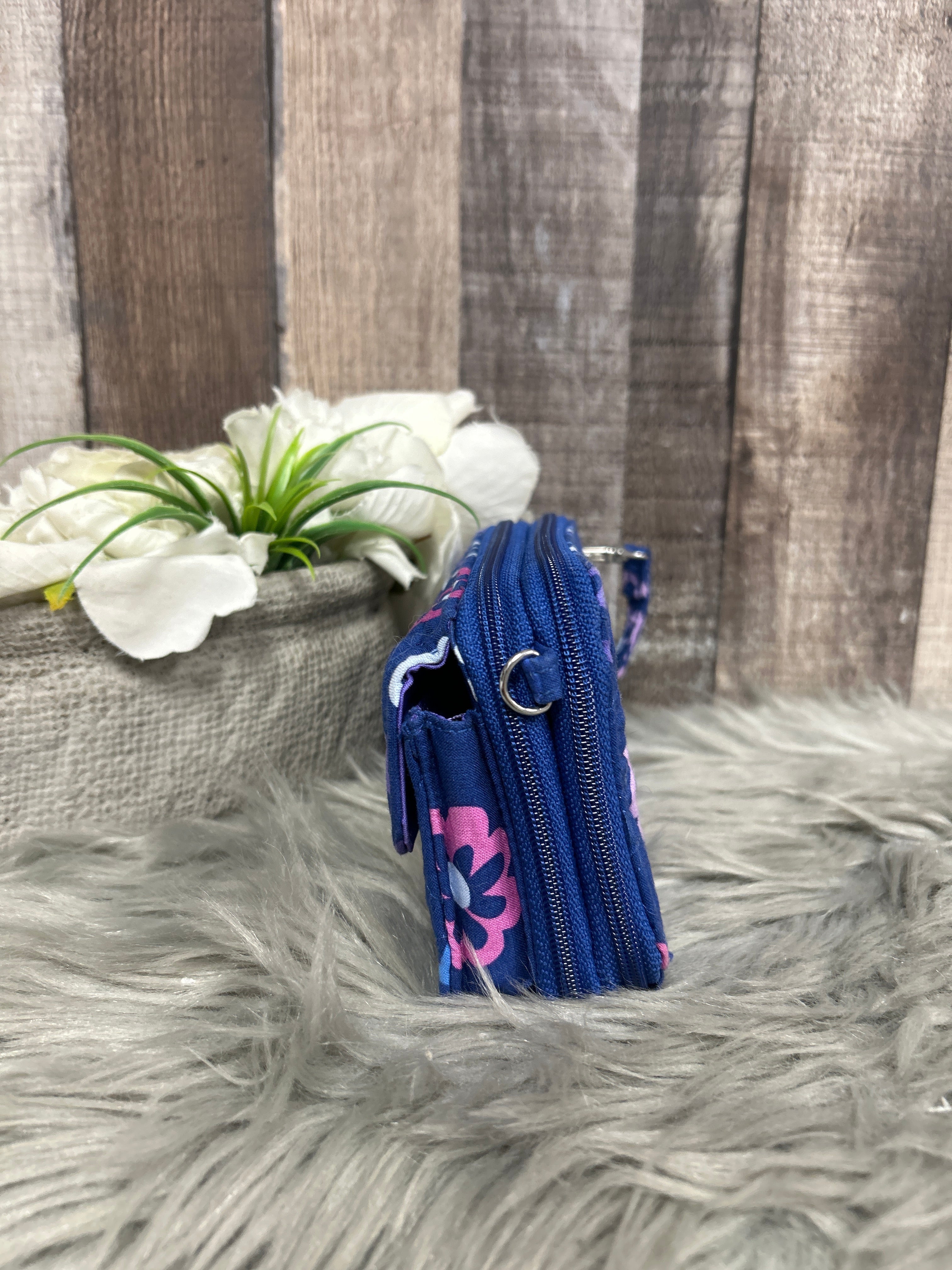 Crossbody By Vera Bradley. Size: Small