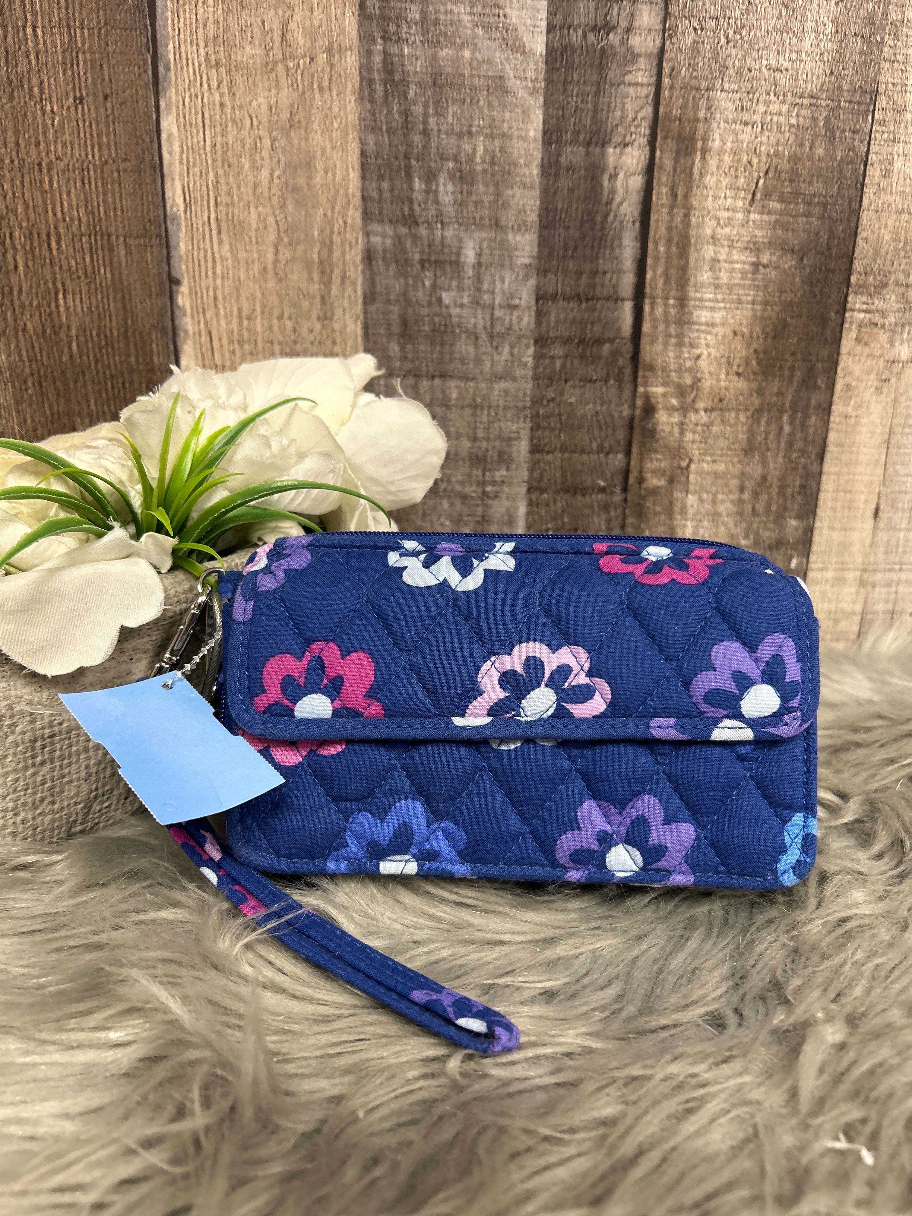 Crossbody By Vera Bradley. Size: Small