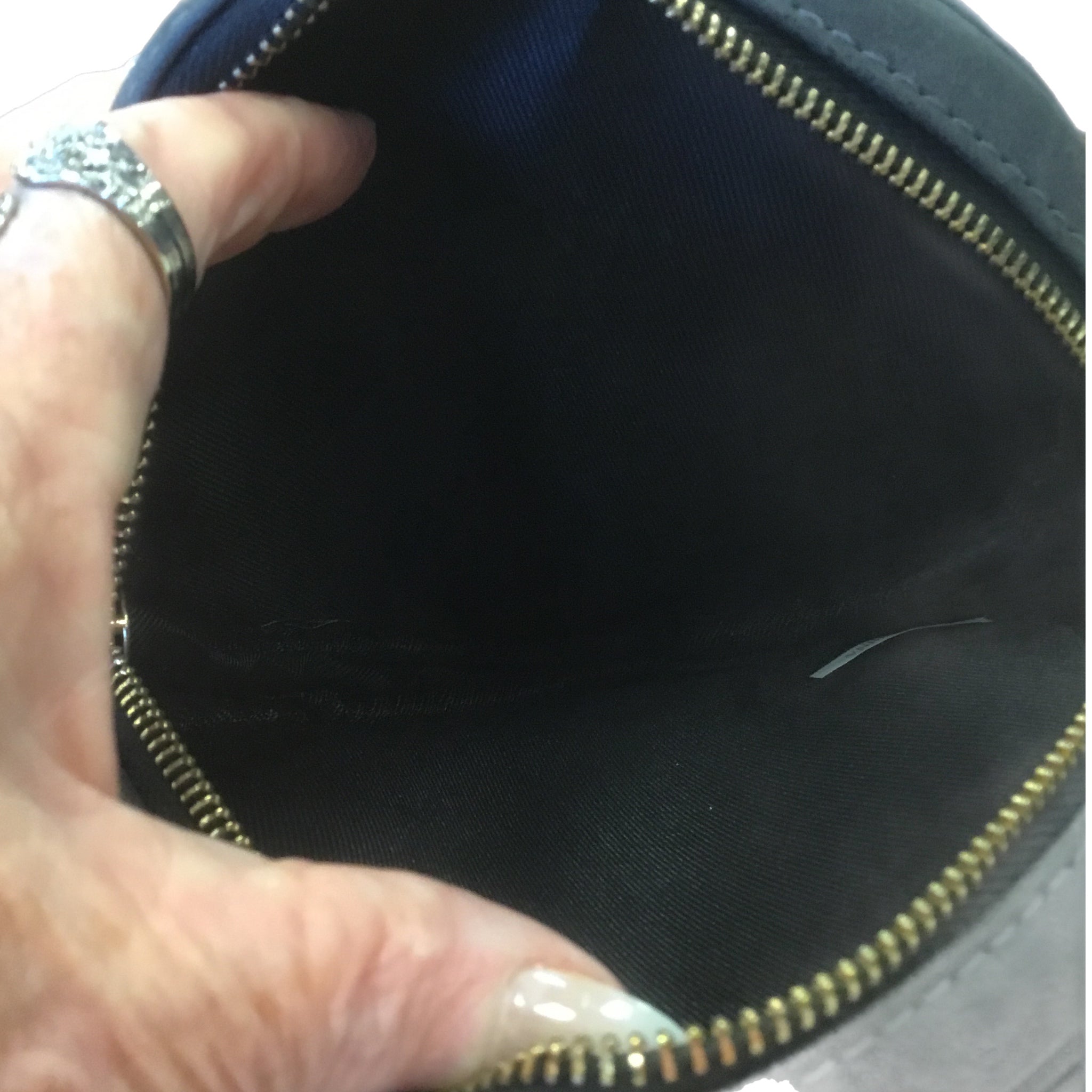 Crossbody Clothes Mentor. Size Small