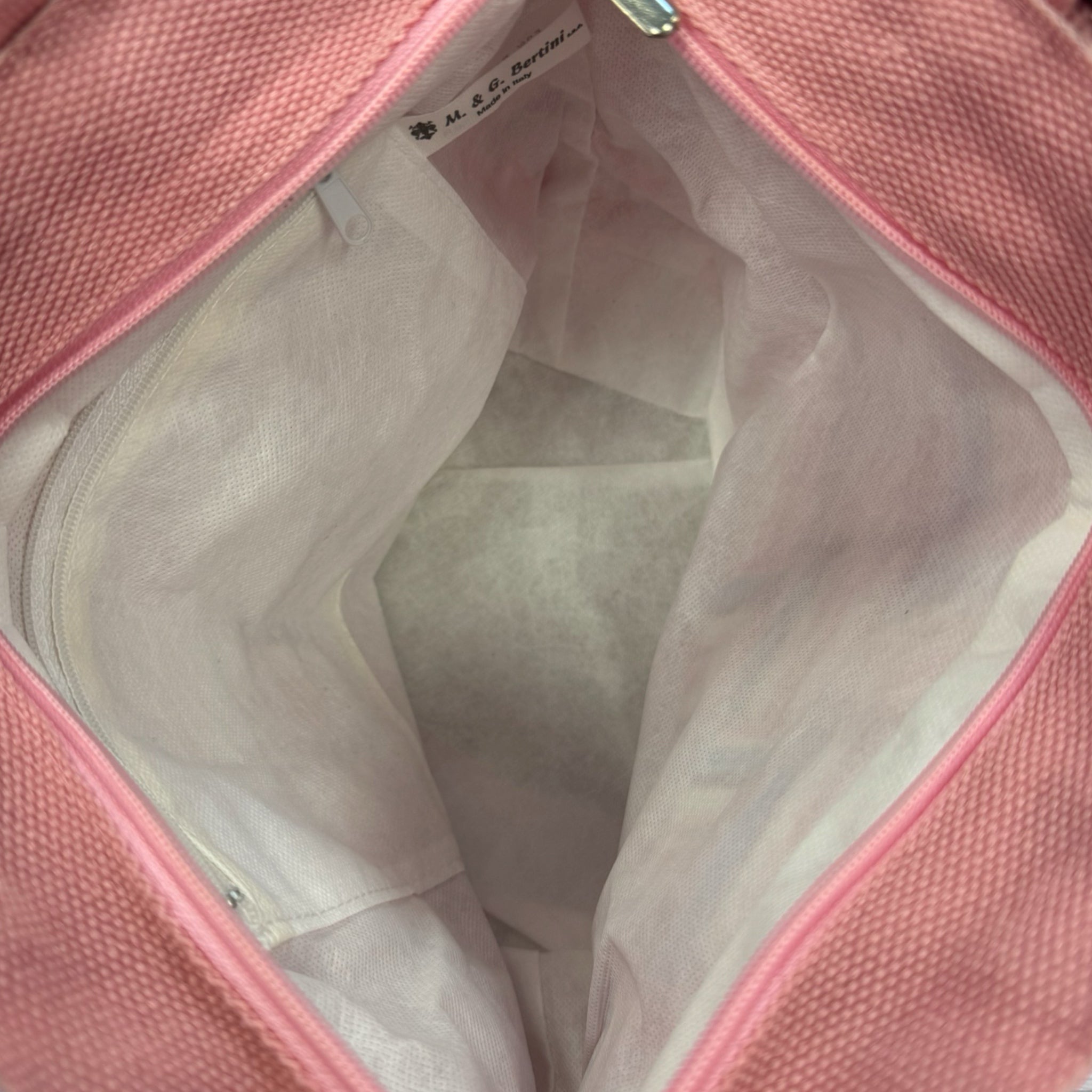 Handbag By Clothes Mentor. Size: Medium