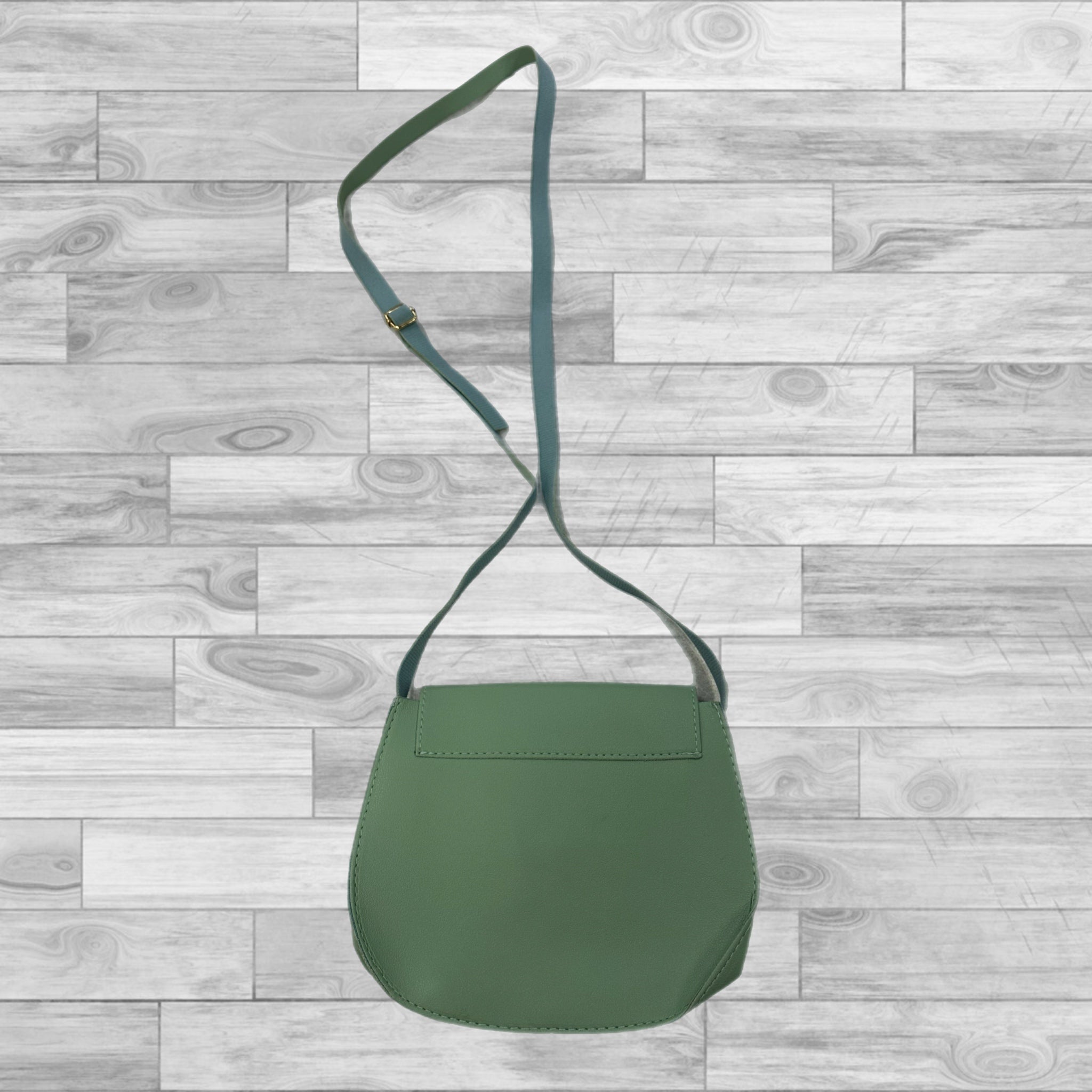 Crossbody Clothes Mentor. Size Small