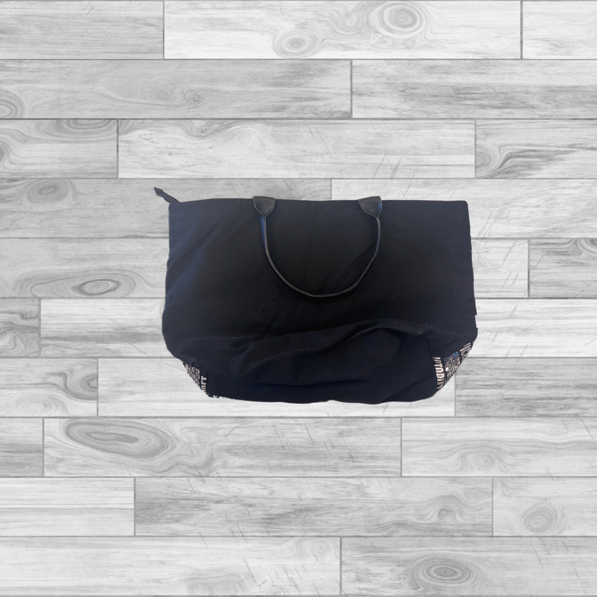 Tote Victorias Secret. Size Large
