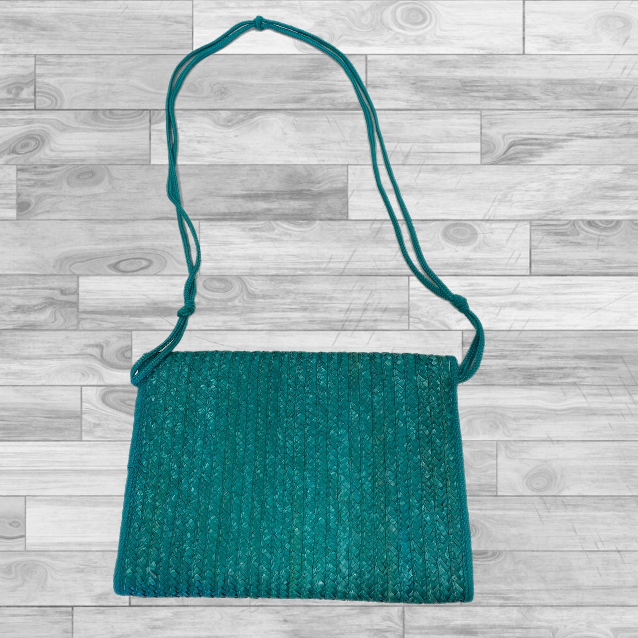 Crossbody By Cmc. Size: Medium