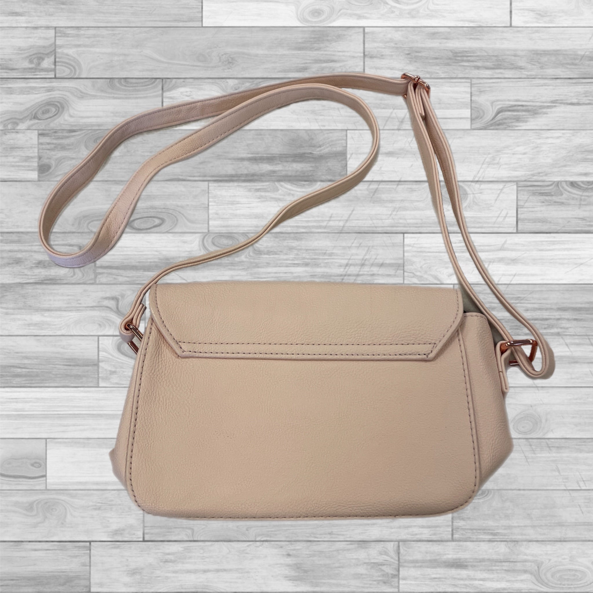 Crossbody By Clothes Mentor. Size: Small