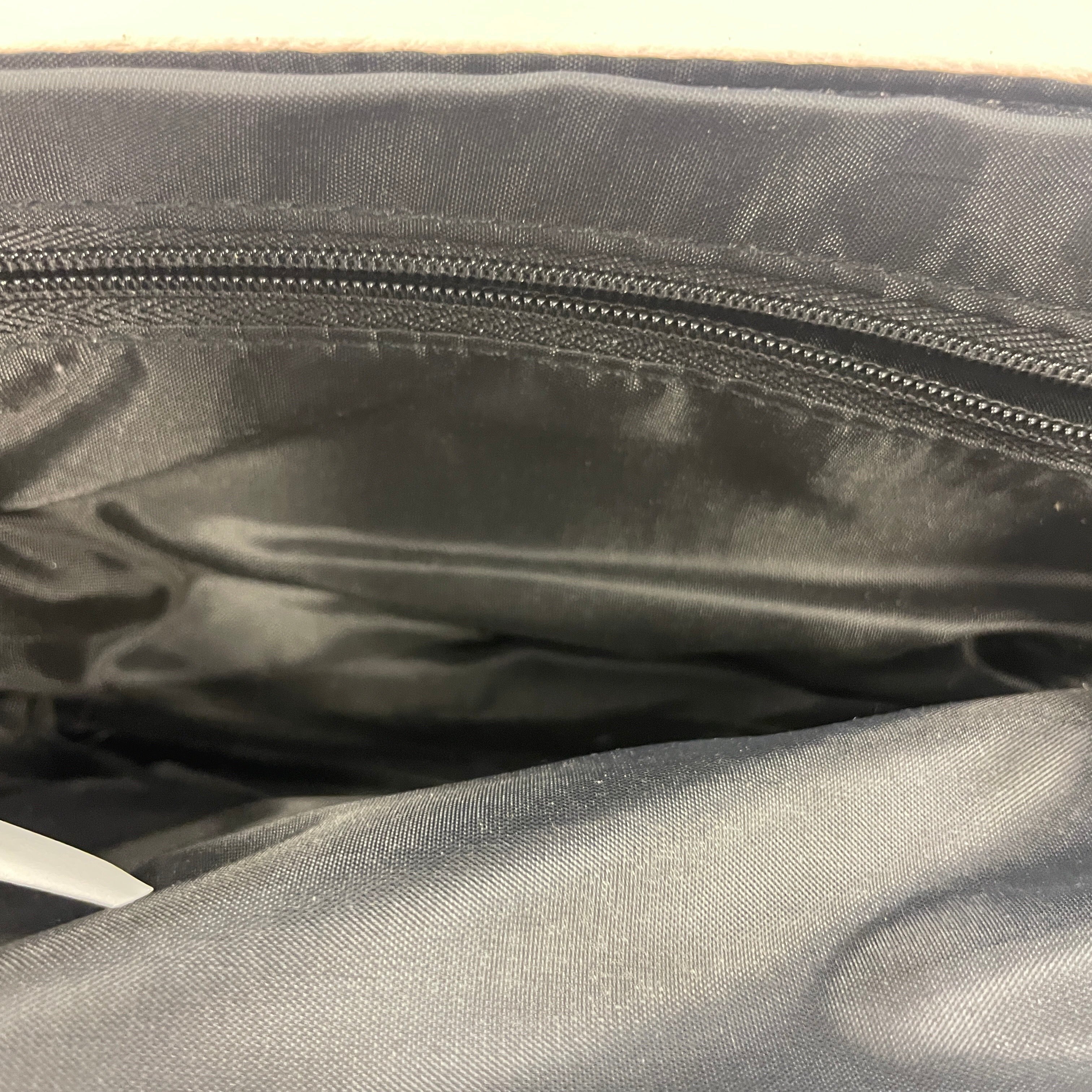 Crossbody By Clothes Mentor. Size: Small