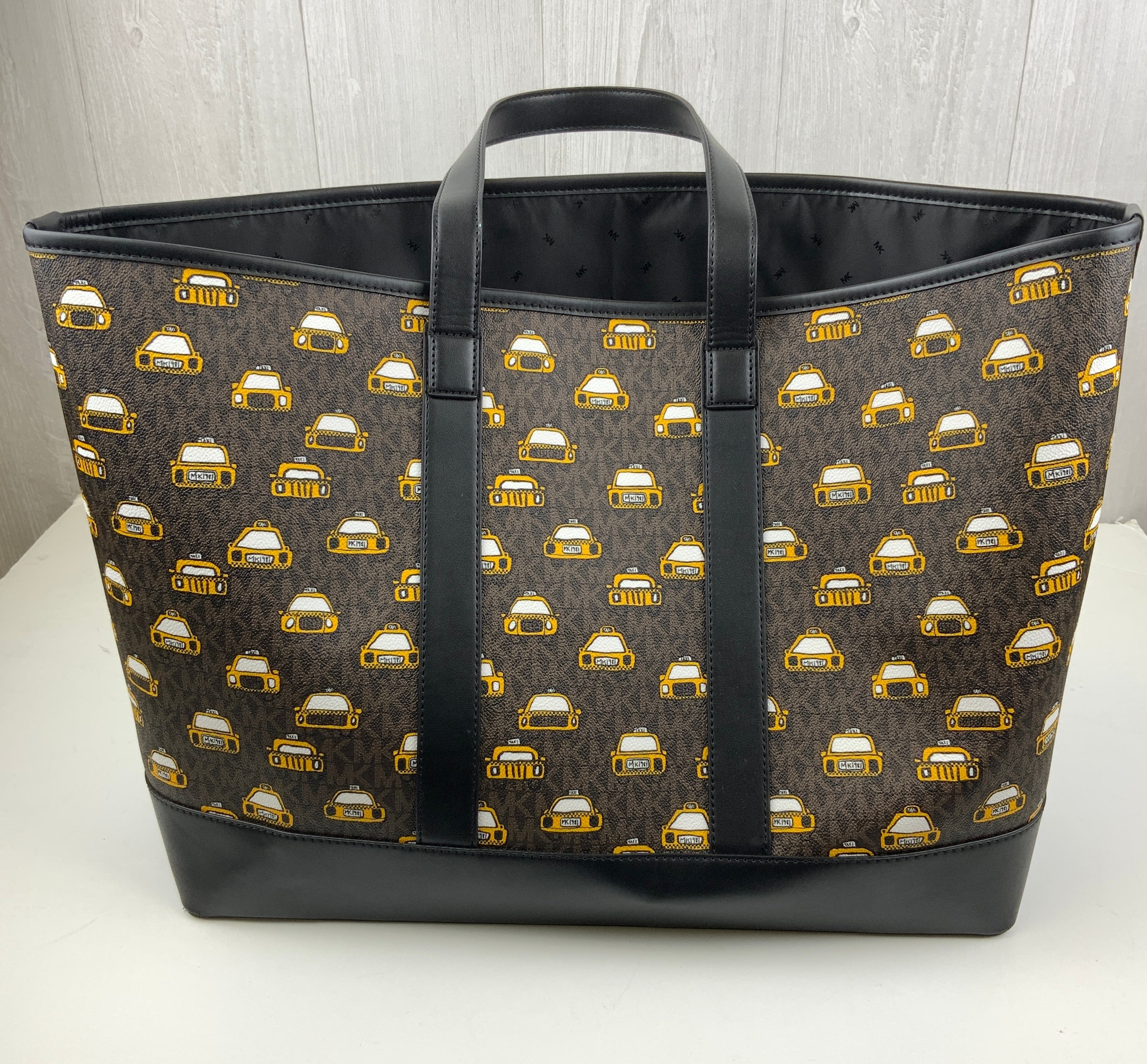 Tote Designer Michael Kors. Size Large
