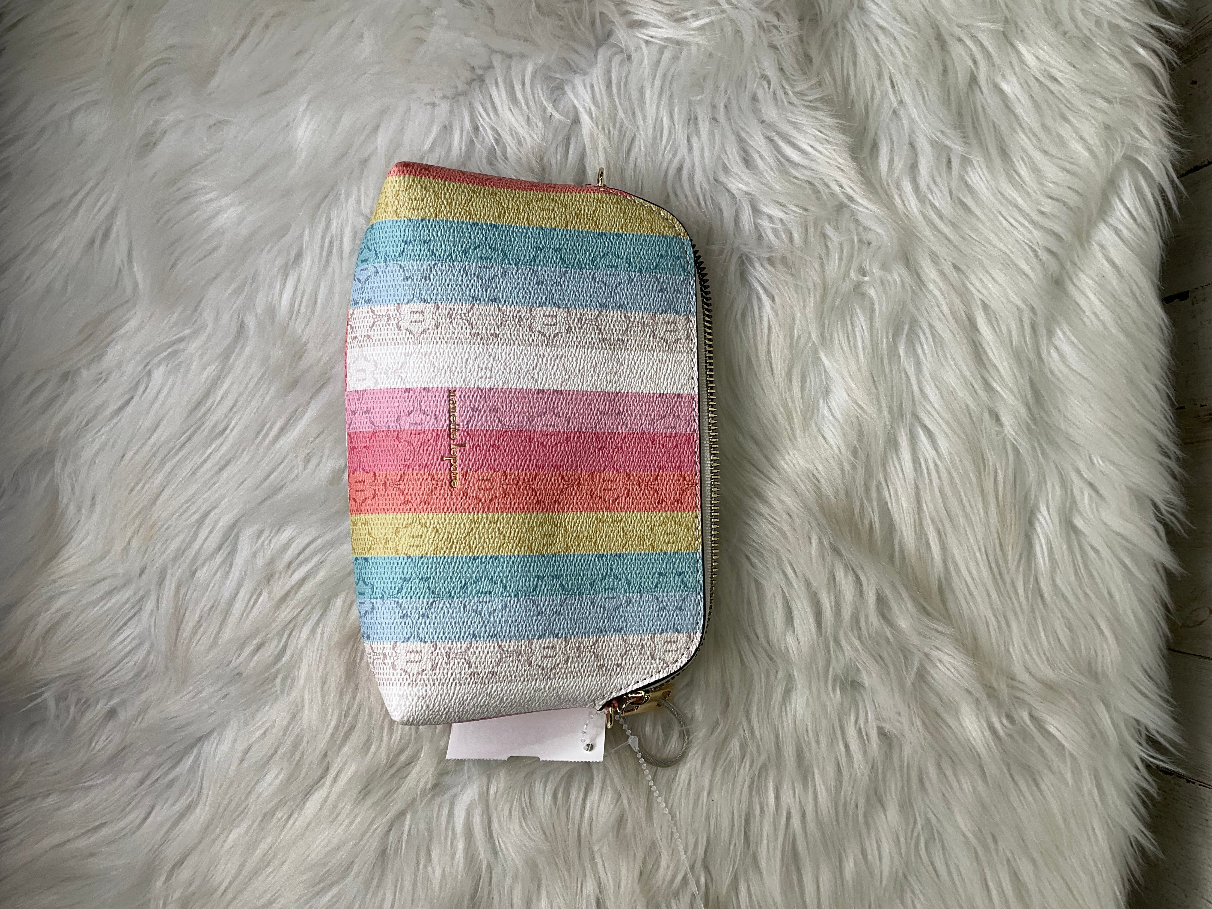 Wristlet Nanette Lepore. Size Medium