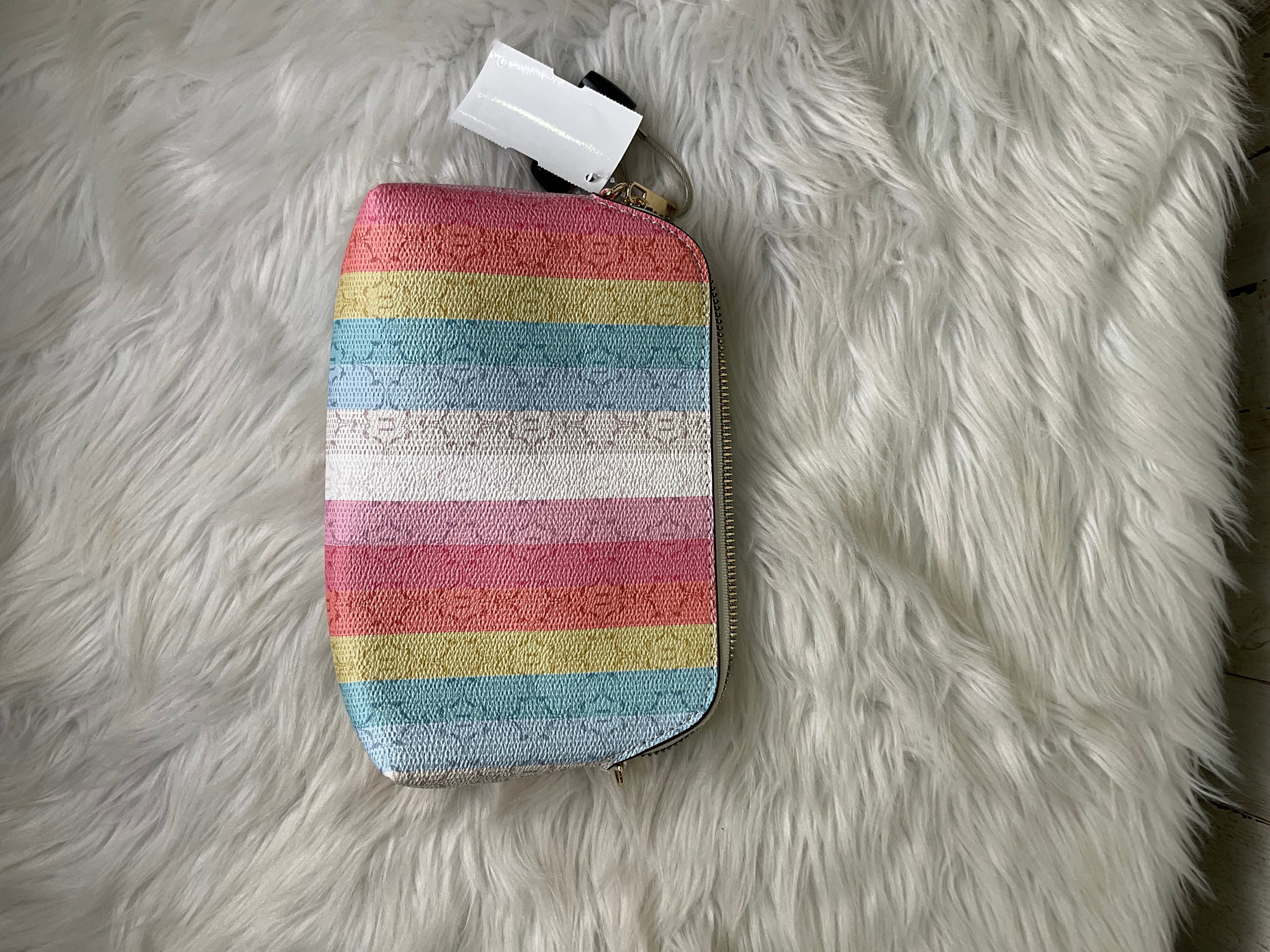 Wristlet Nanette Lepore. Size Medium