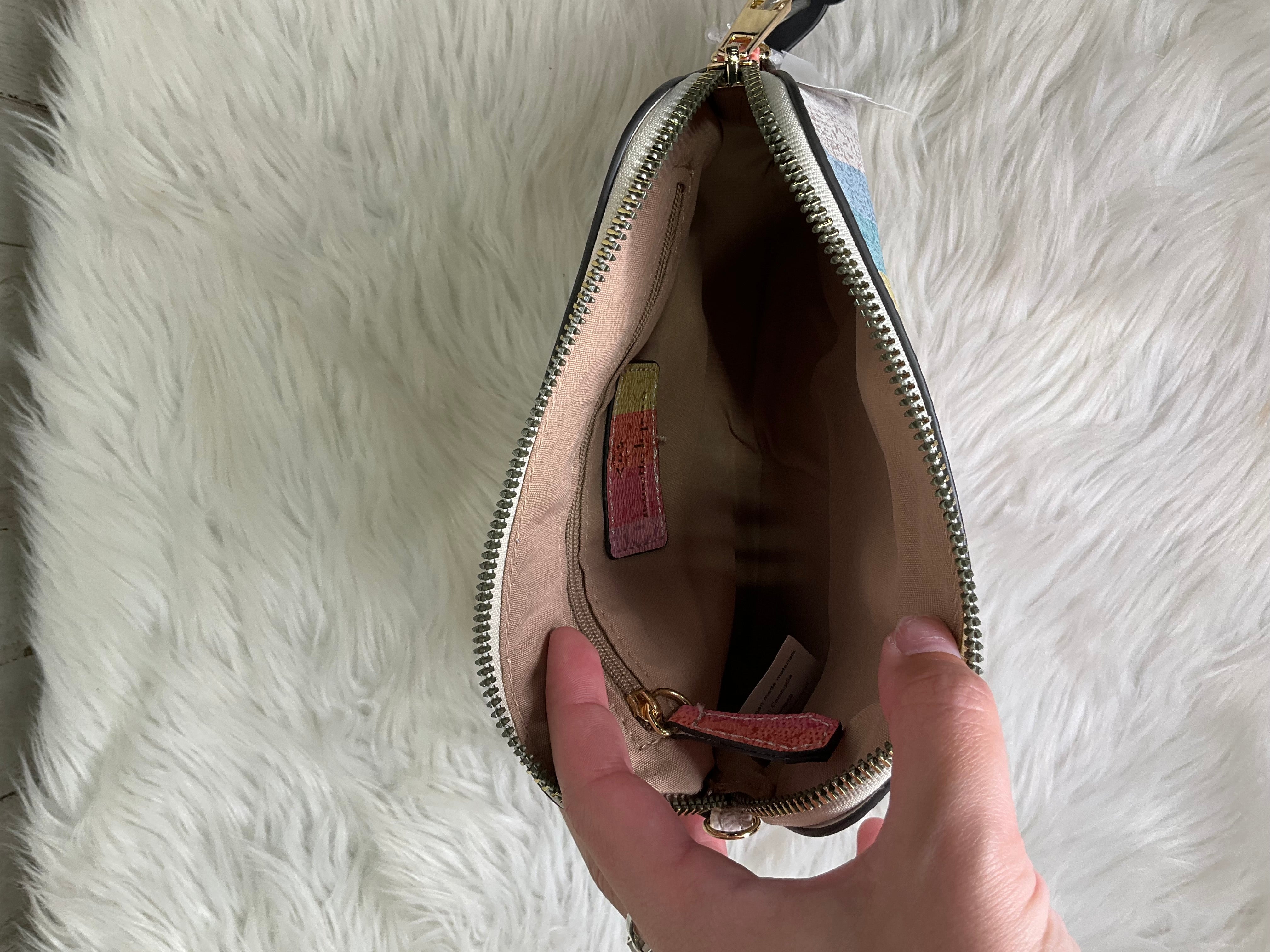 Wristlet Nanette Lepore. Size Medium
