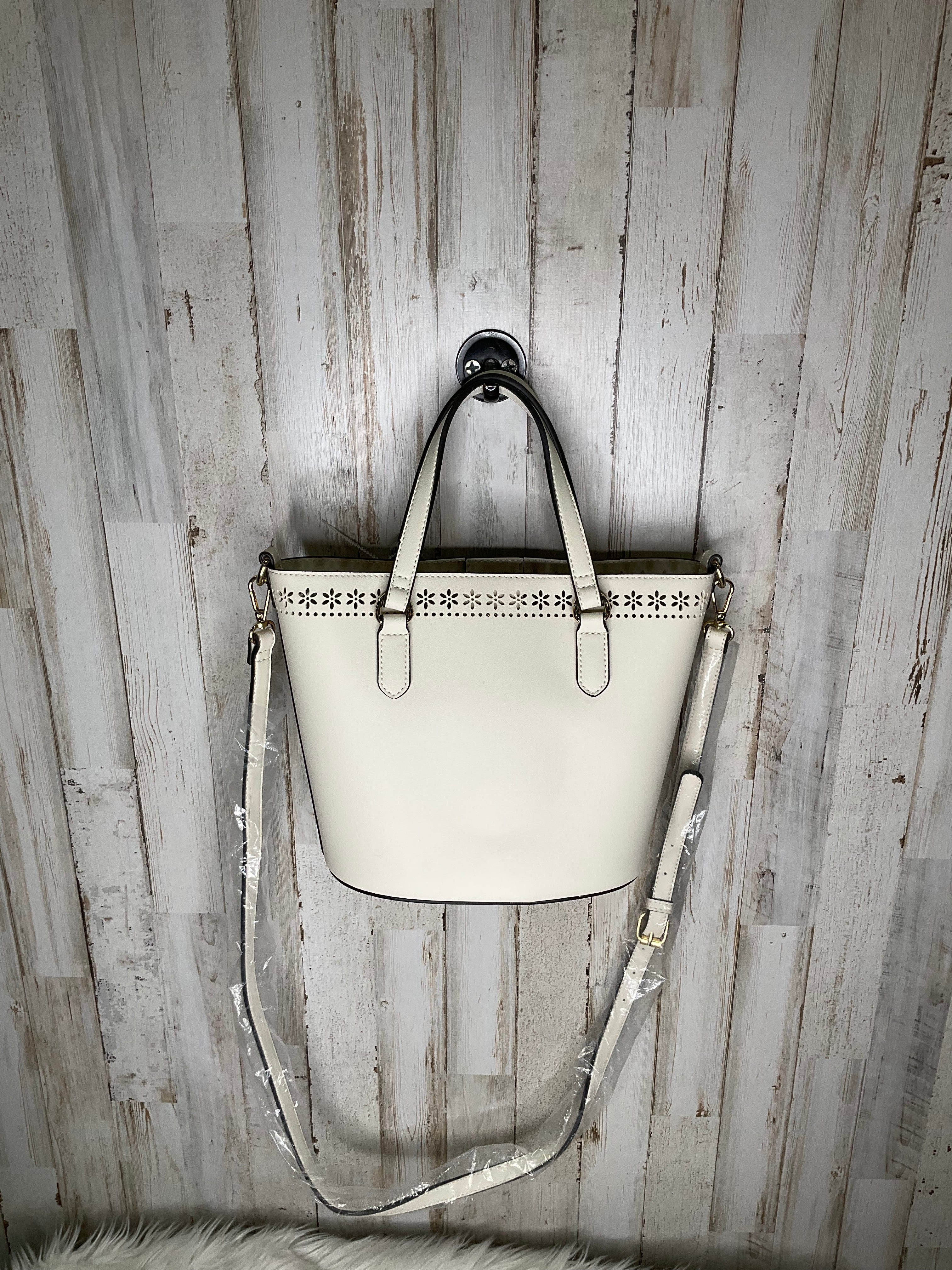 Crossbody Designer Nanette Lepore. Size Medium