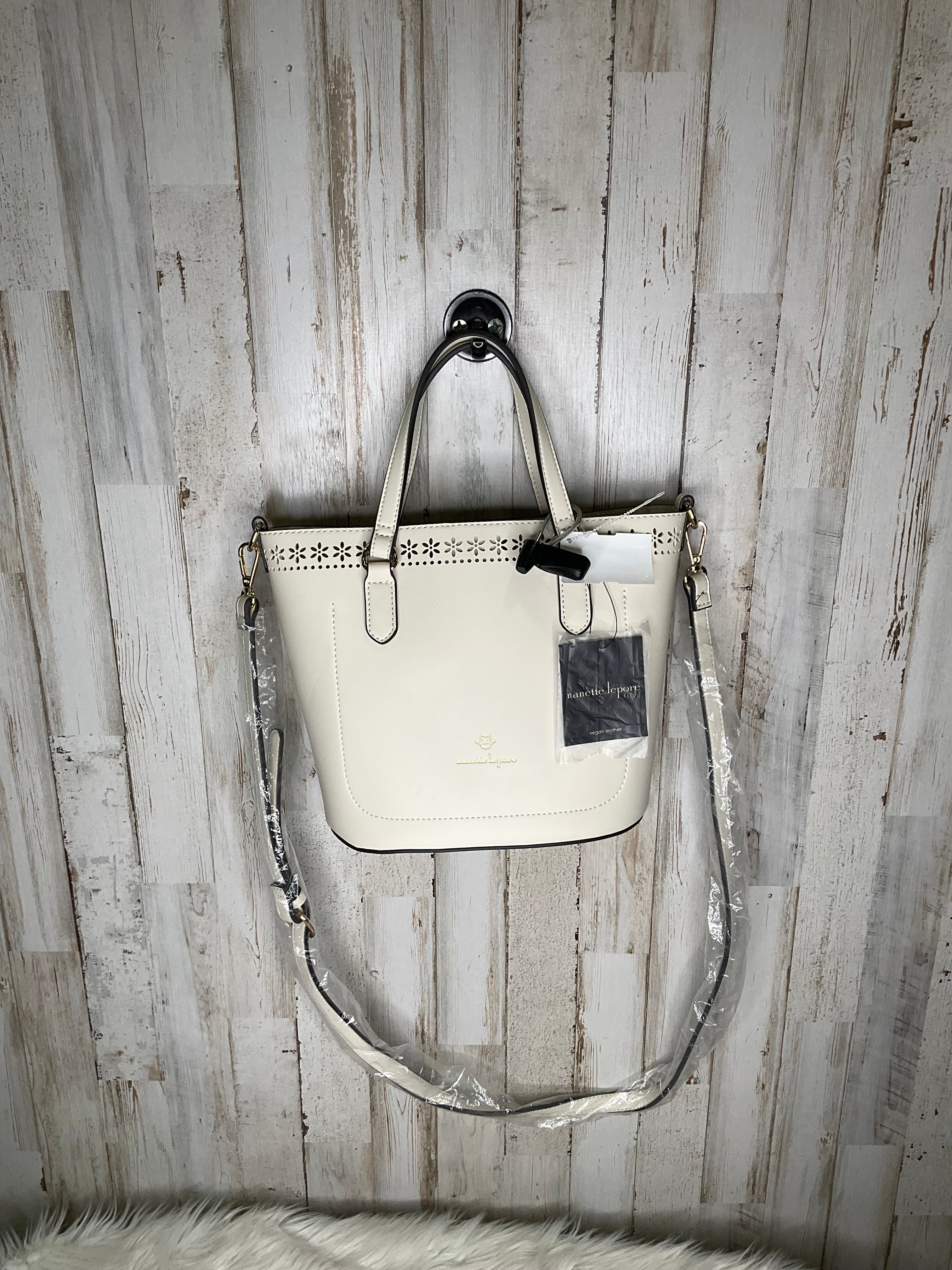 Crossbody Designer Nanette Lepore. Size Medium