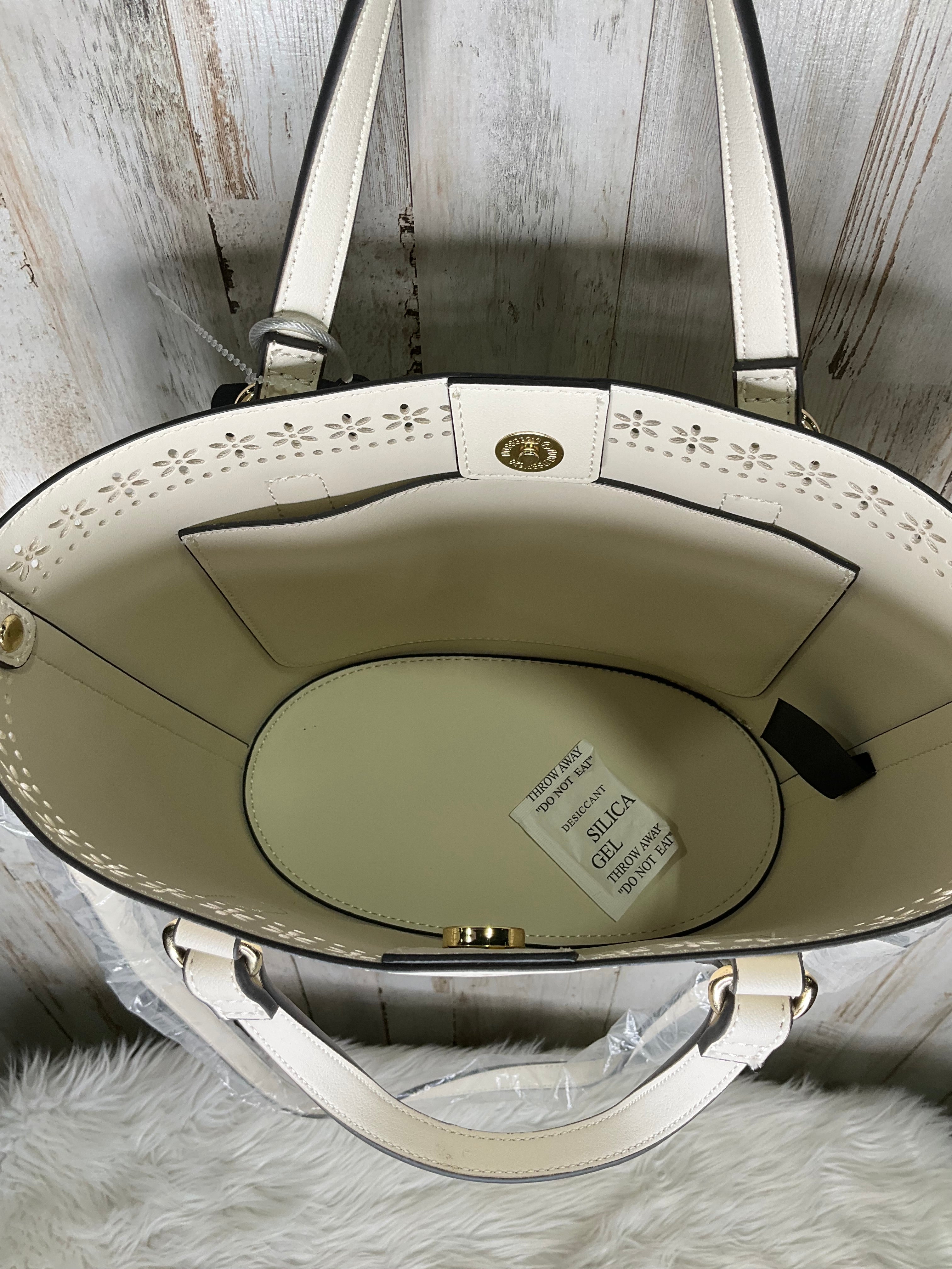 Crossbody Designer Nanette Lepore. Size Medium