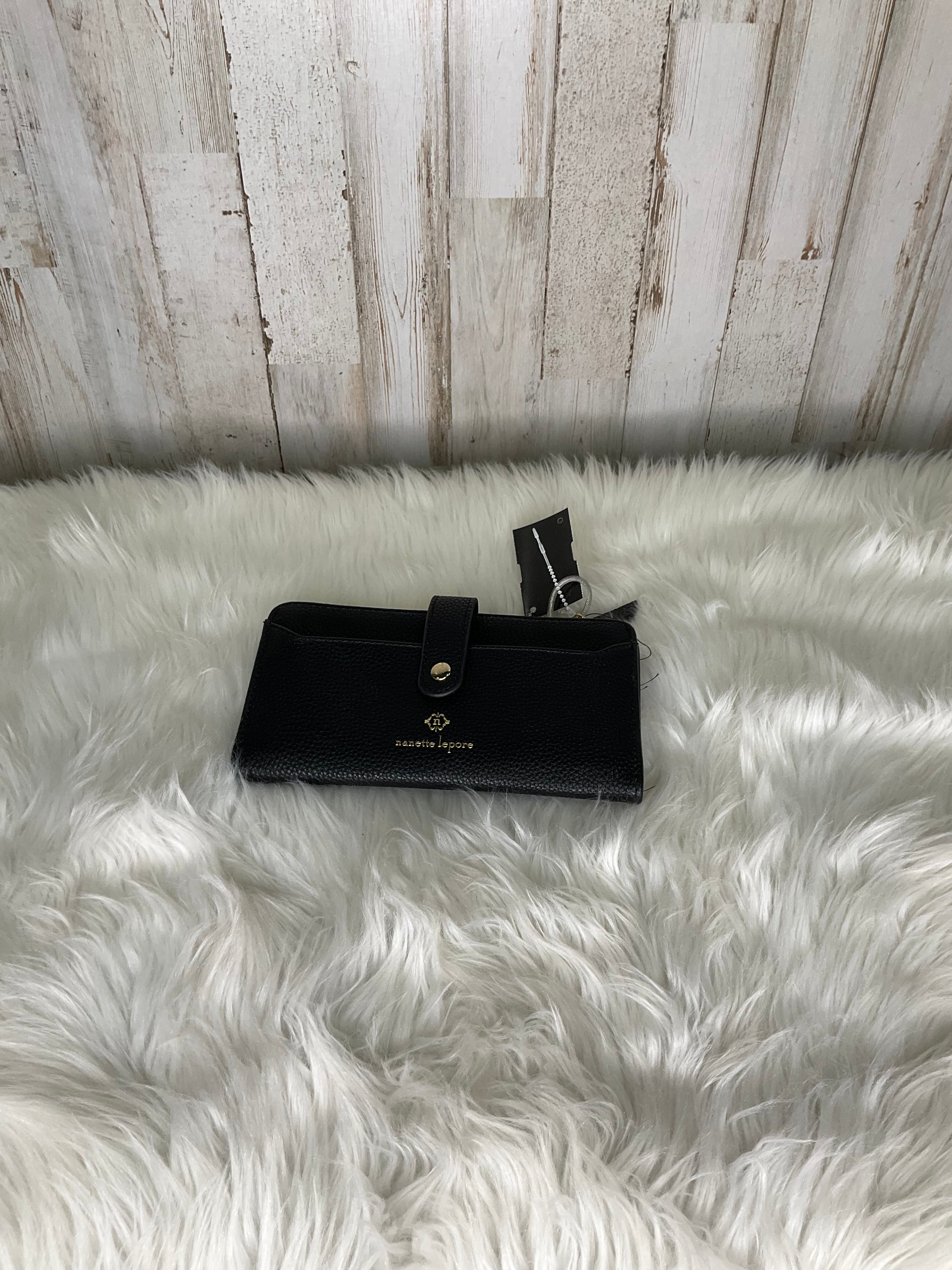 Wallet Designer Nanette Lepore. Size Medium