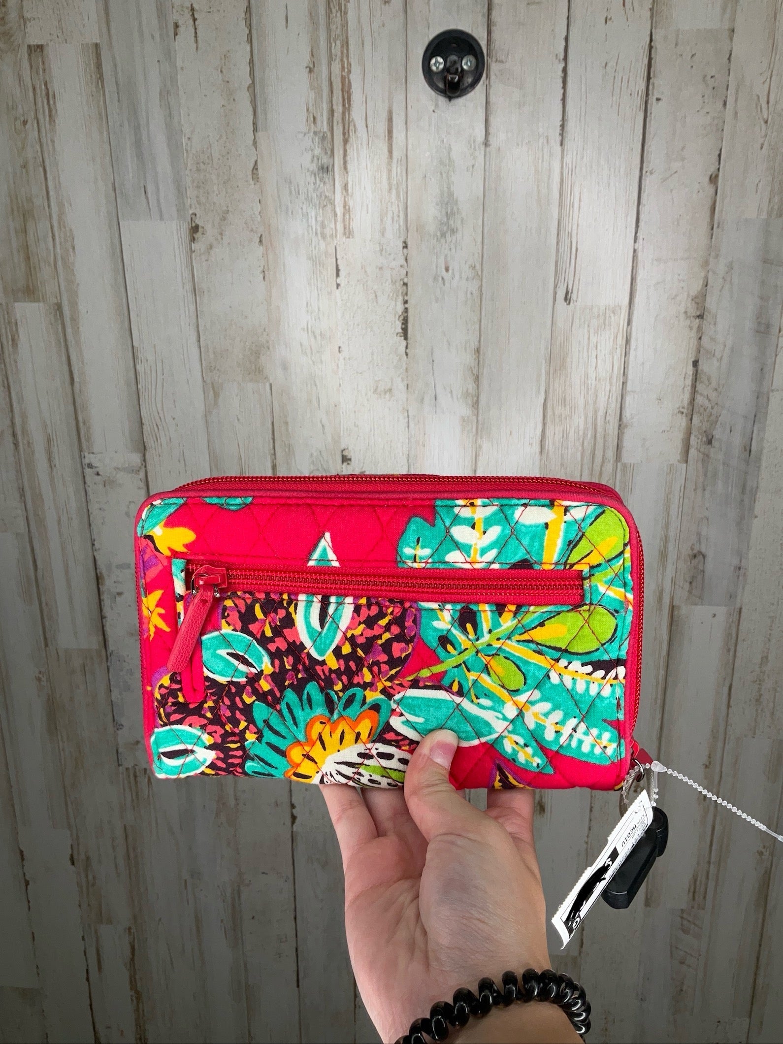Wallet Designer Vera Bradley. Size Medium