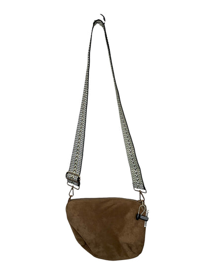 Crossbody By Clothes Mentor. Size: Medium