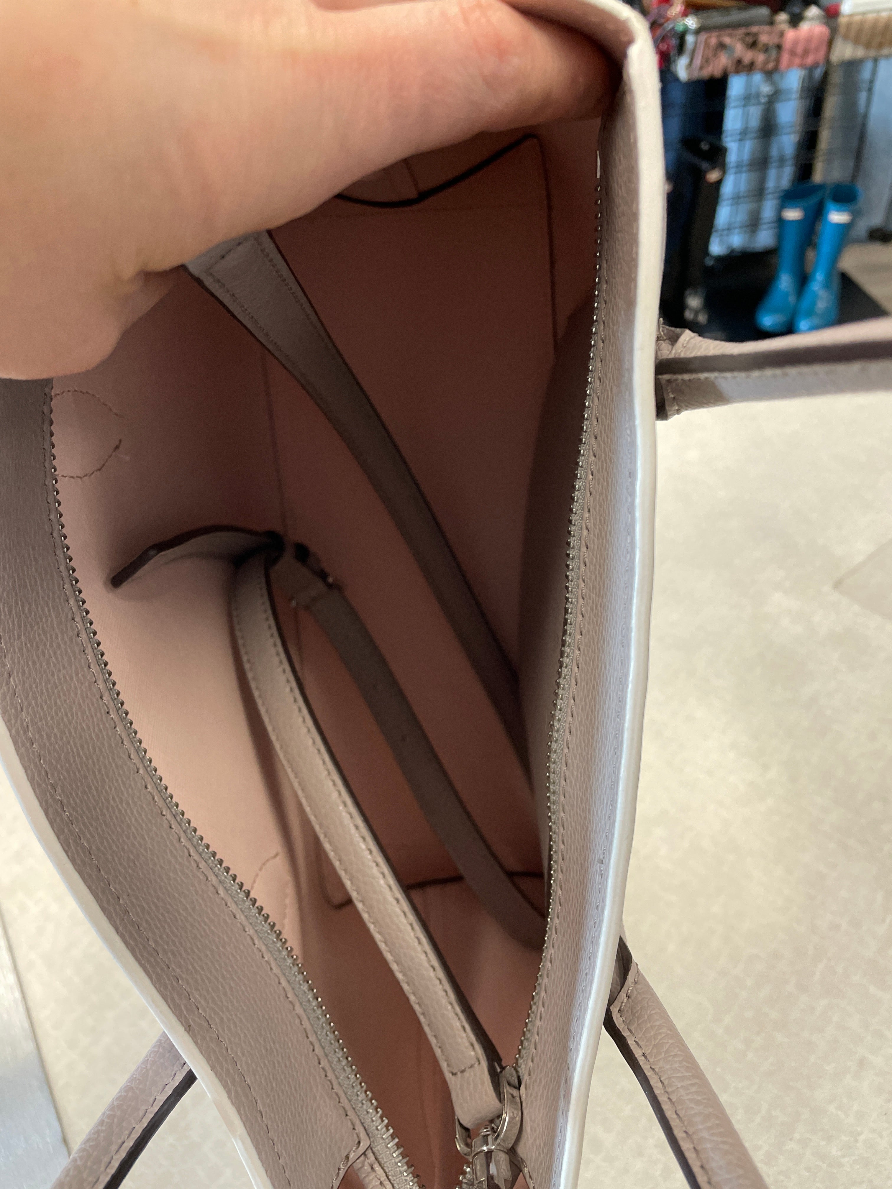 Handbag Designer Kate Spade. Size Large