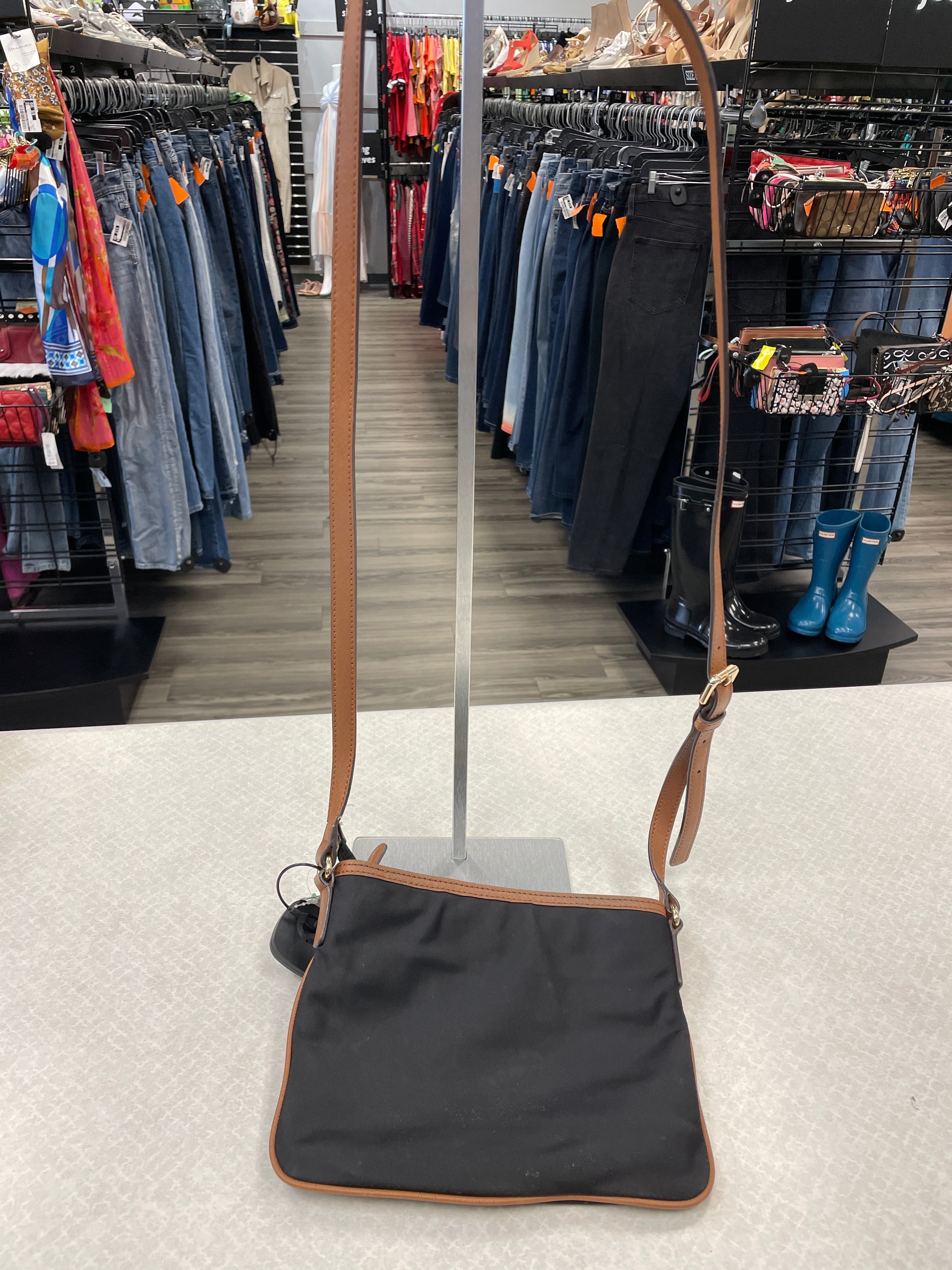 Crossbody Designer Michael Kors. Size Medium