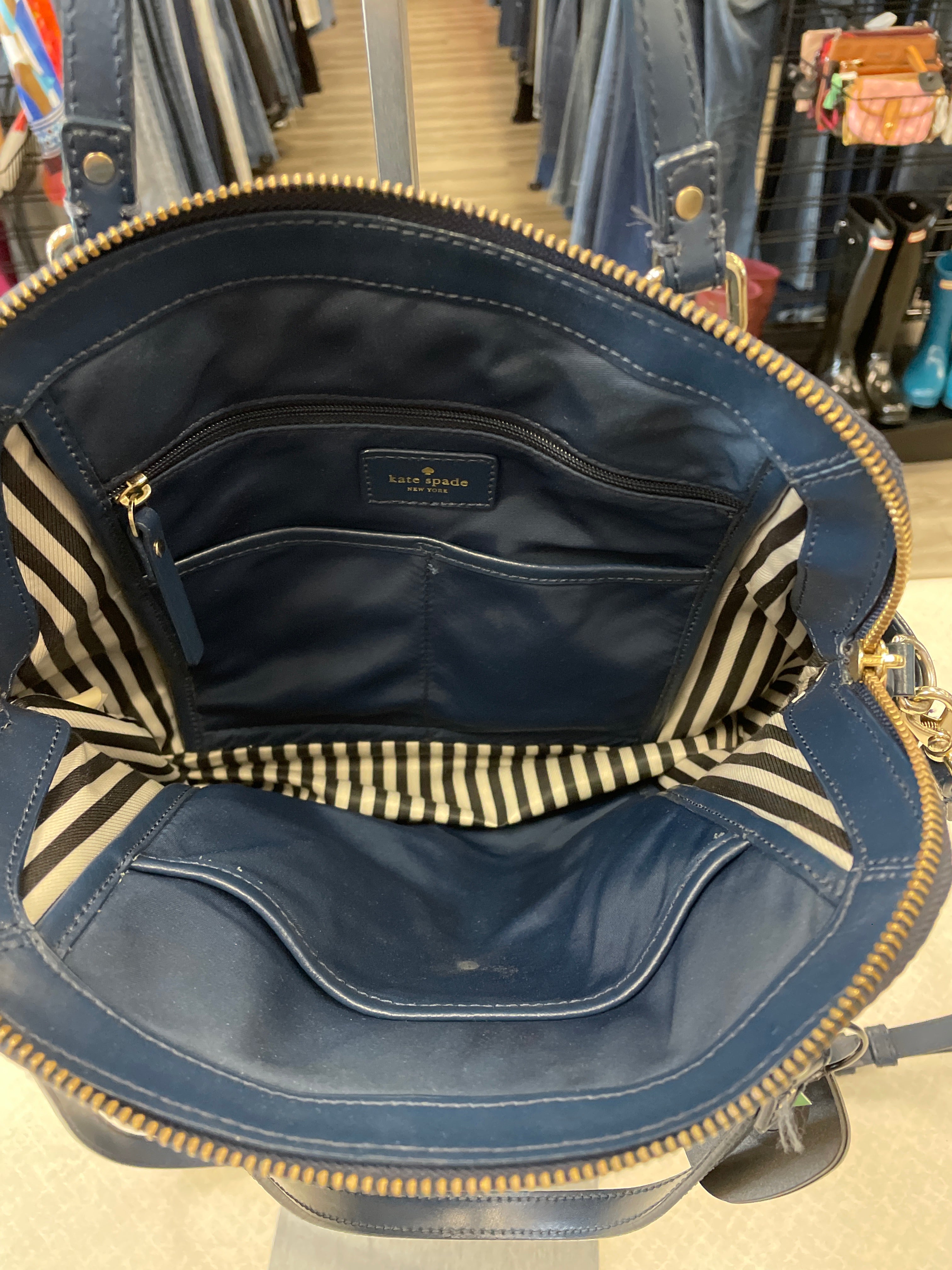 Crossbody Designer Kate Spade. Size Large